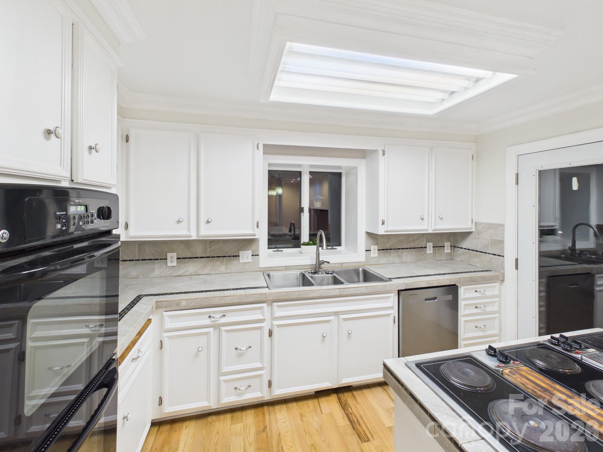 3750 11th Street NE — Hickory