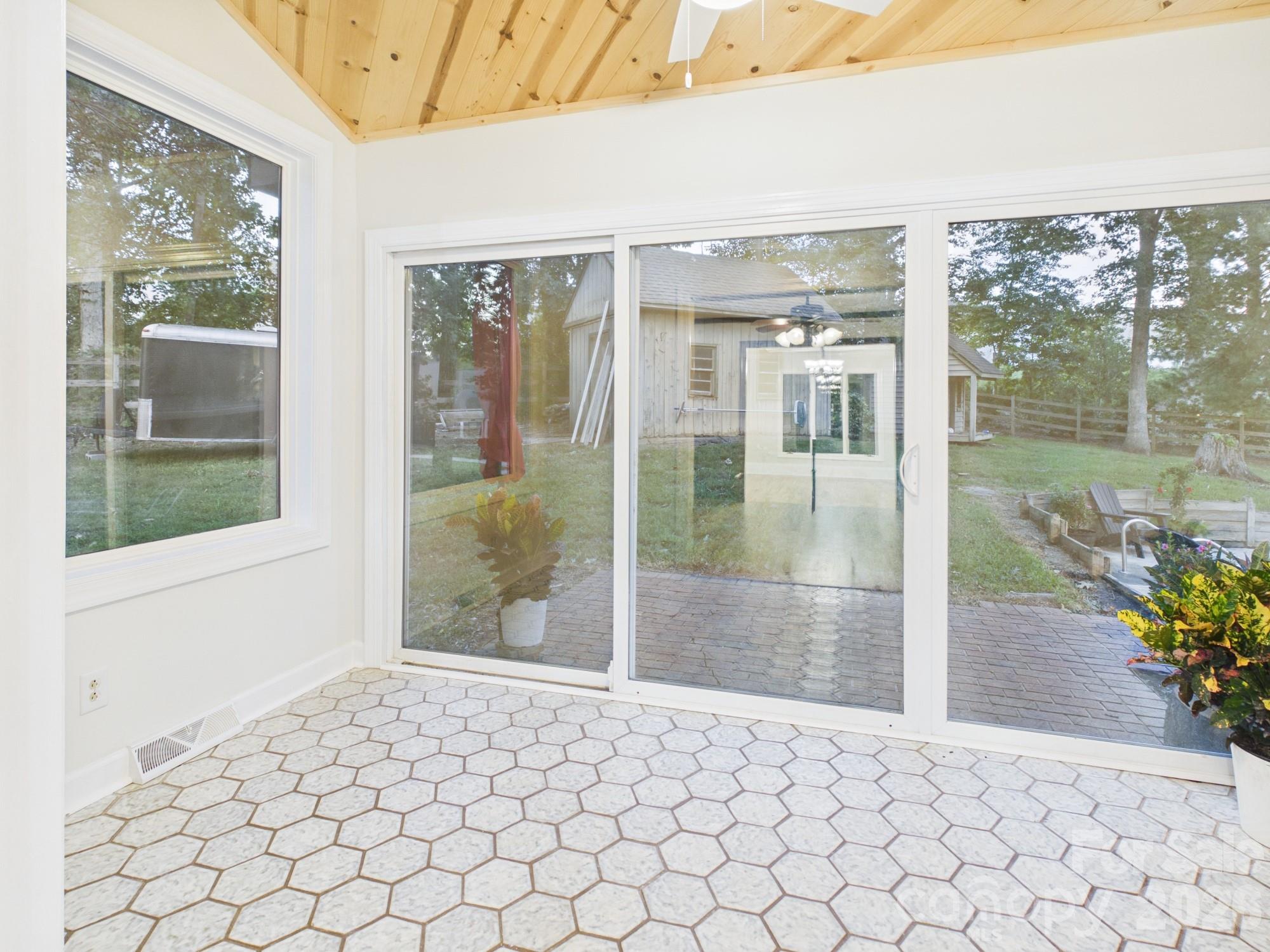 3750 11th Street NE — Hickory