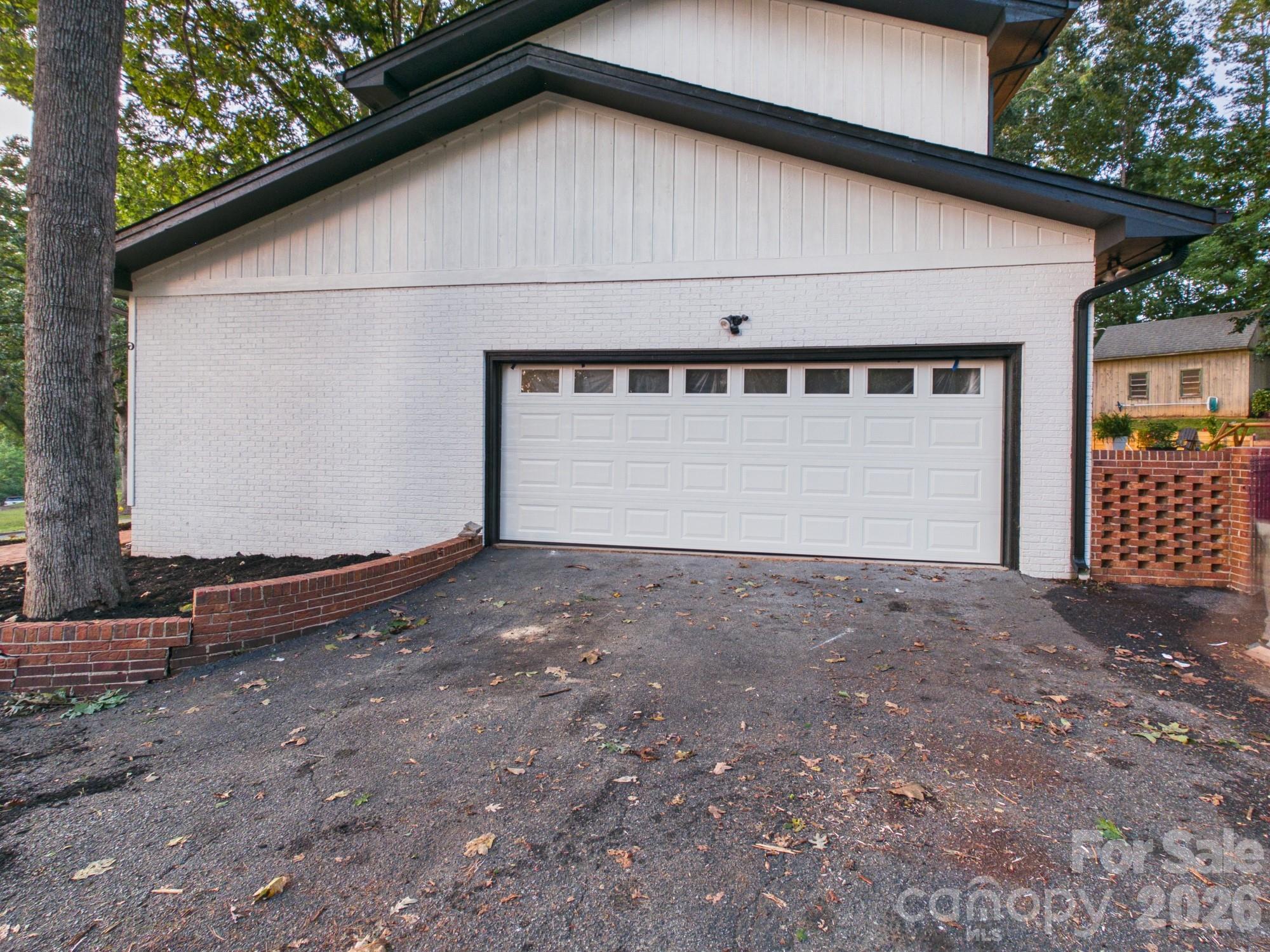 3750 11th Street NE — Hickory