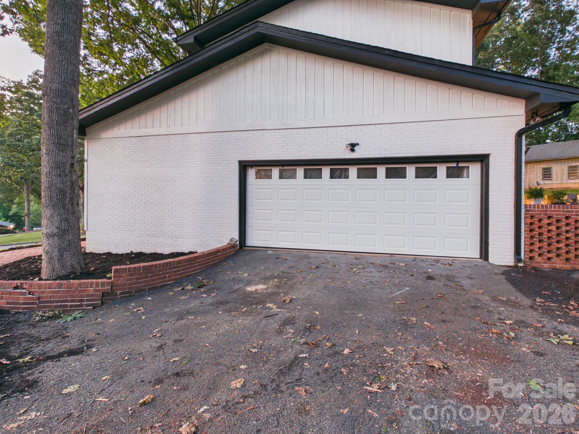 3750 11th Street NE — Hickory
