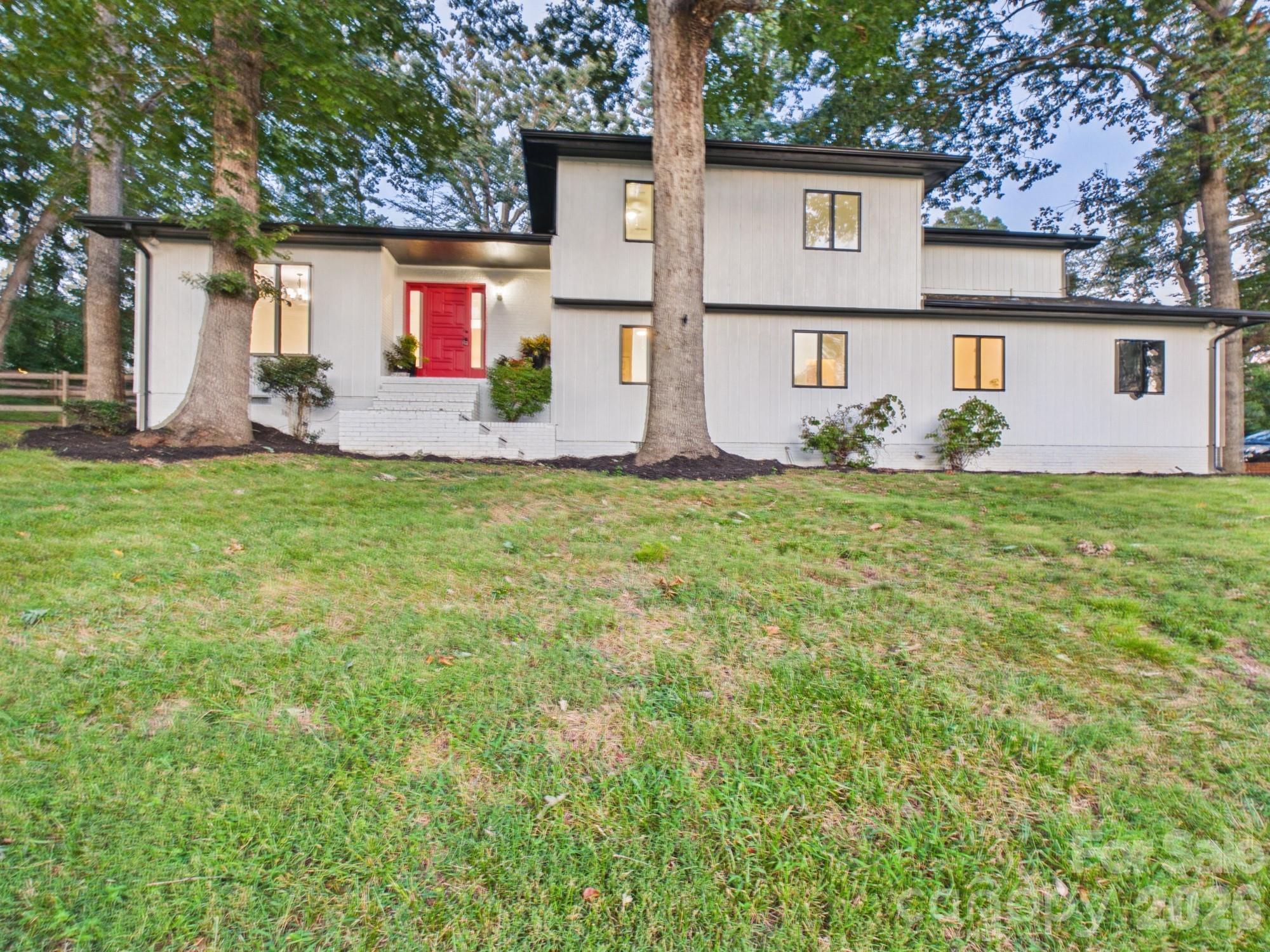 3750 11th Street NE — Hickory