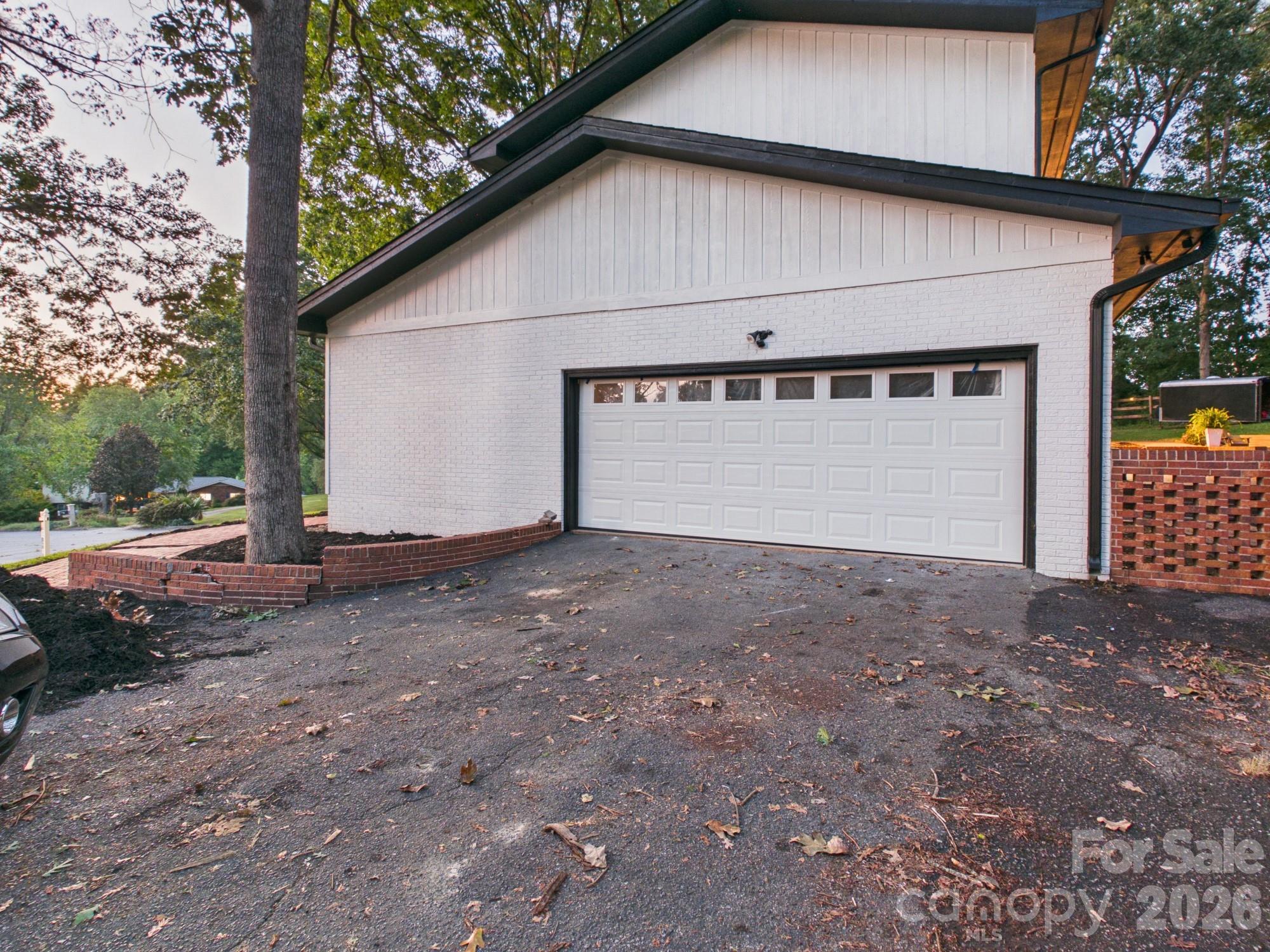 3750 11th Street NE — Hickory