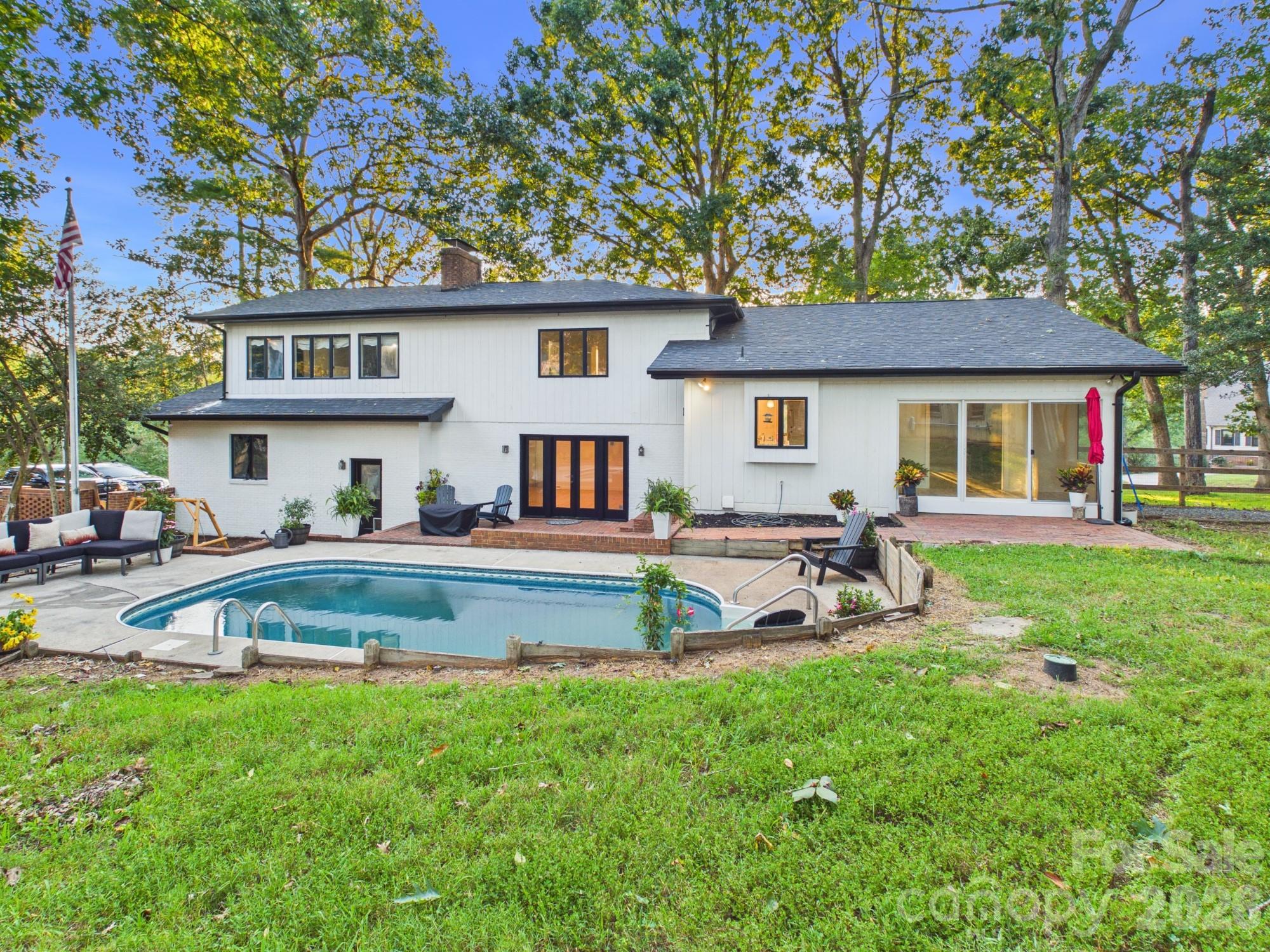 3750 11th Street NE — Hickory
