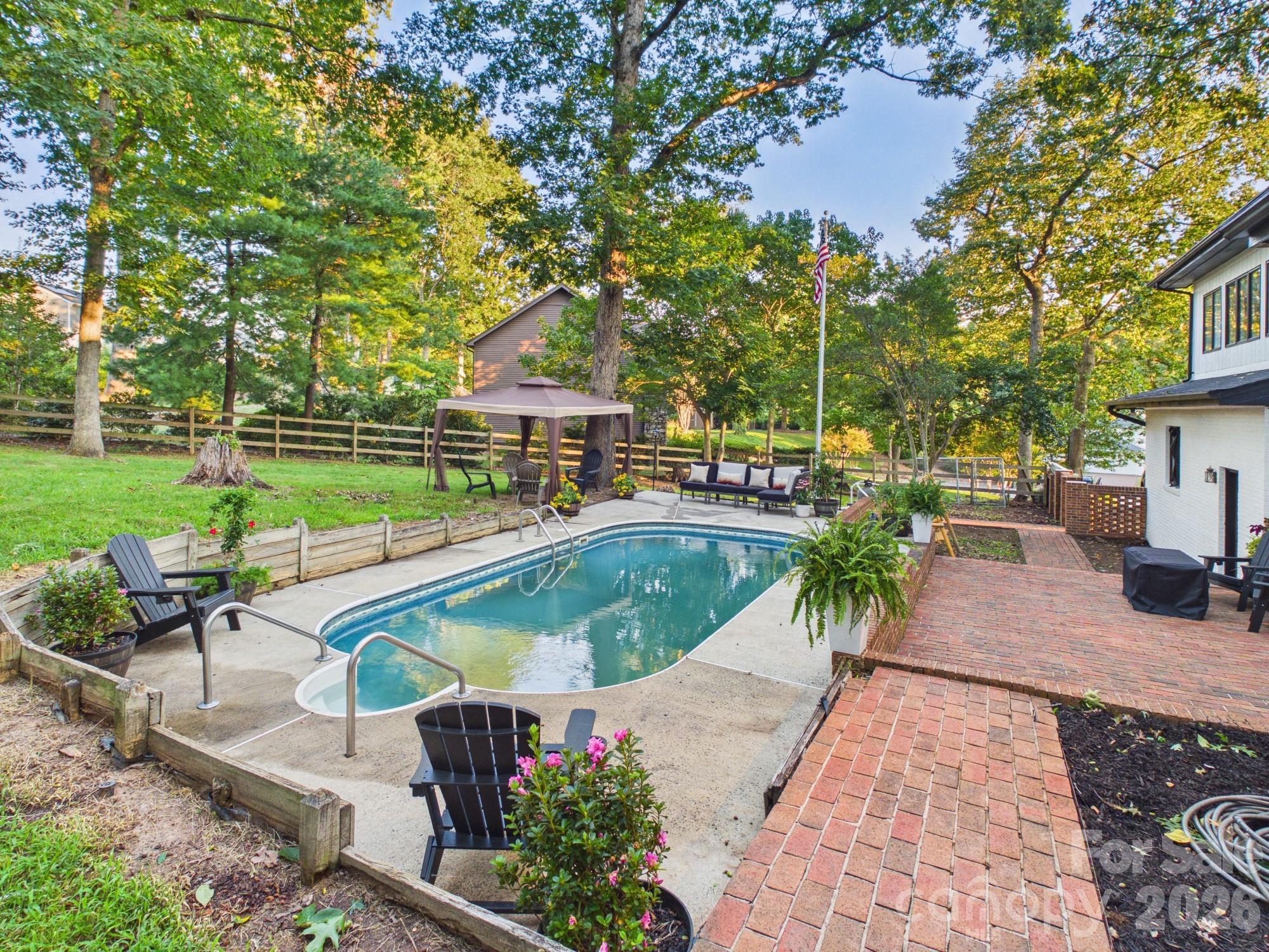 3750 11th Street NE — Hickory