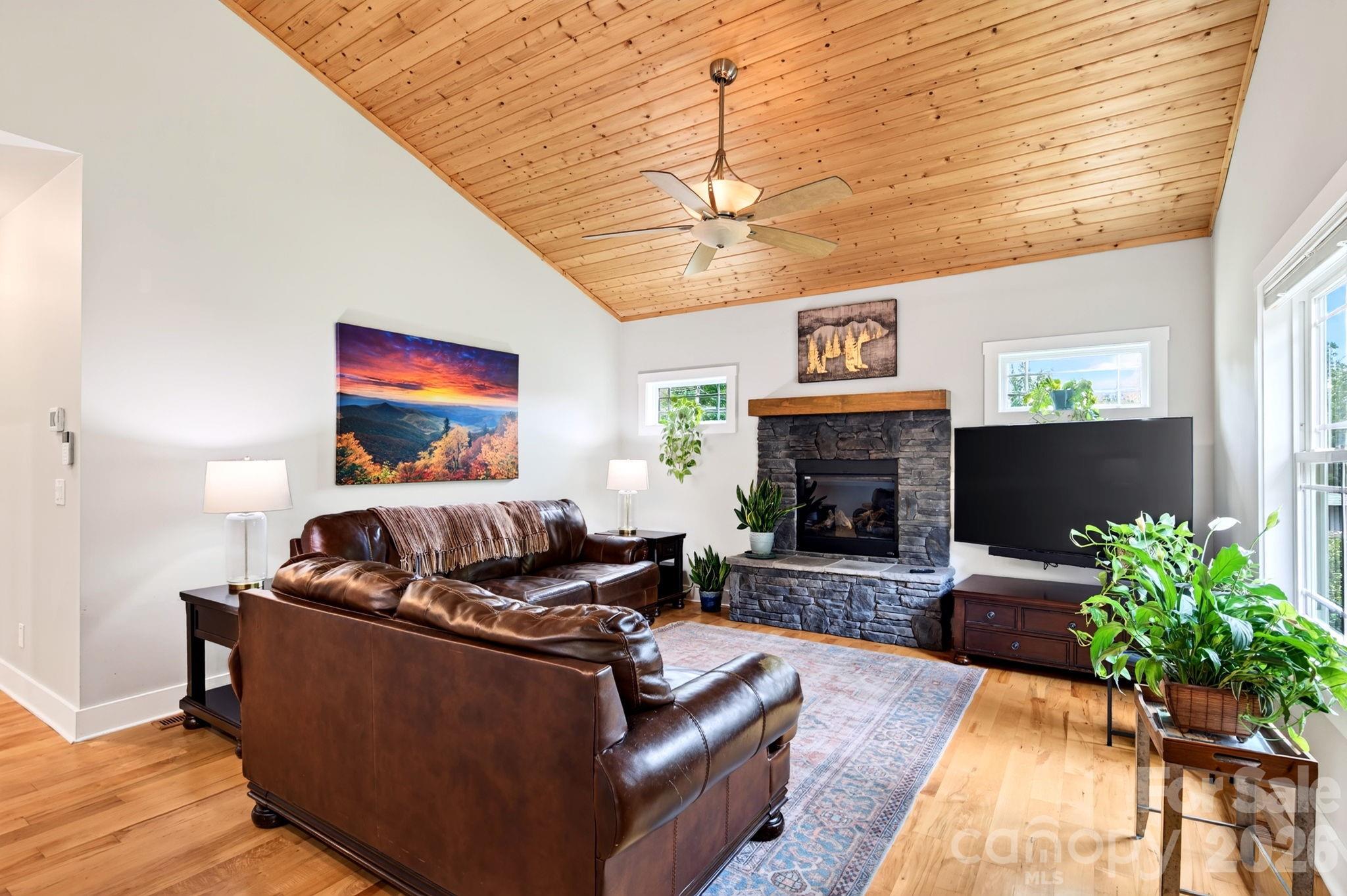 7 Addison Fisher Way — Asheville