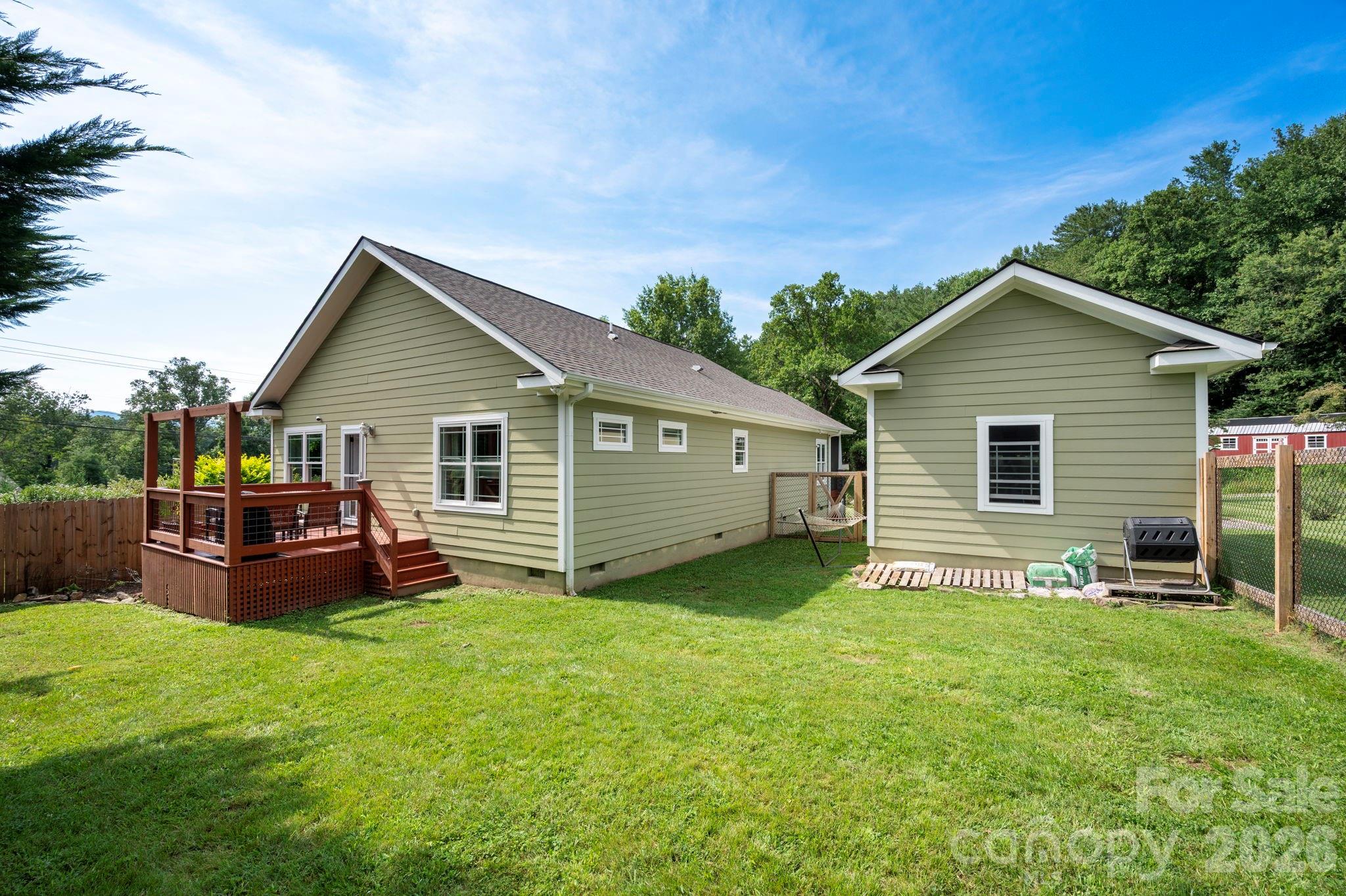 7 Addison Fisher Way — Asheville