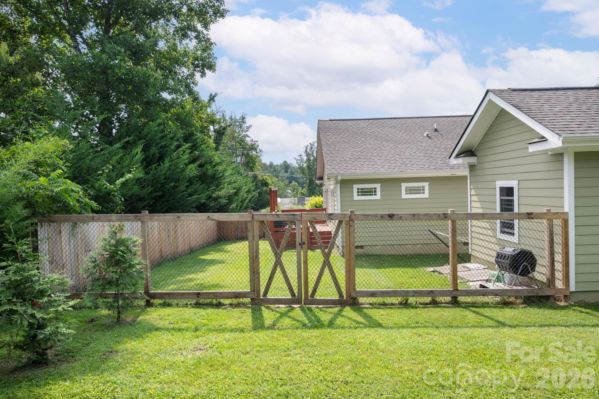 7 Addison Fisher Way — Asheville