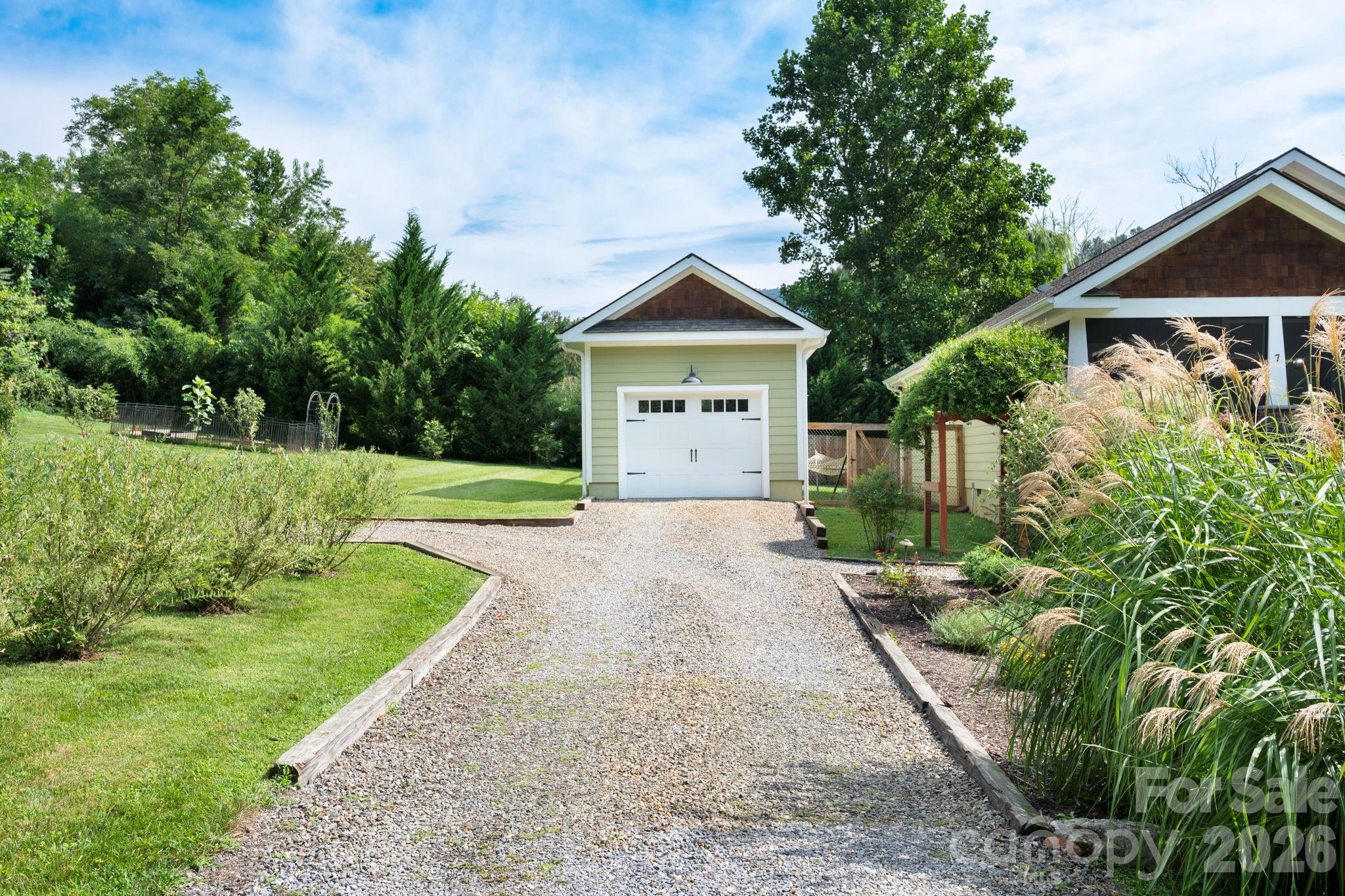 7 Addison Fisher Way — Asheville