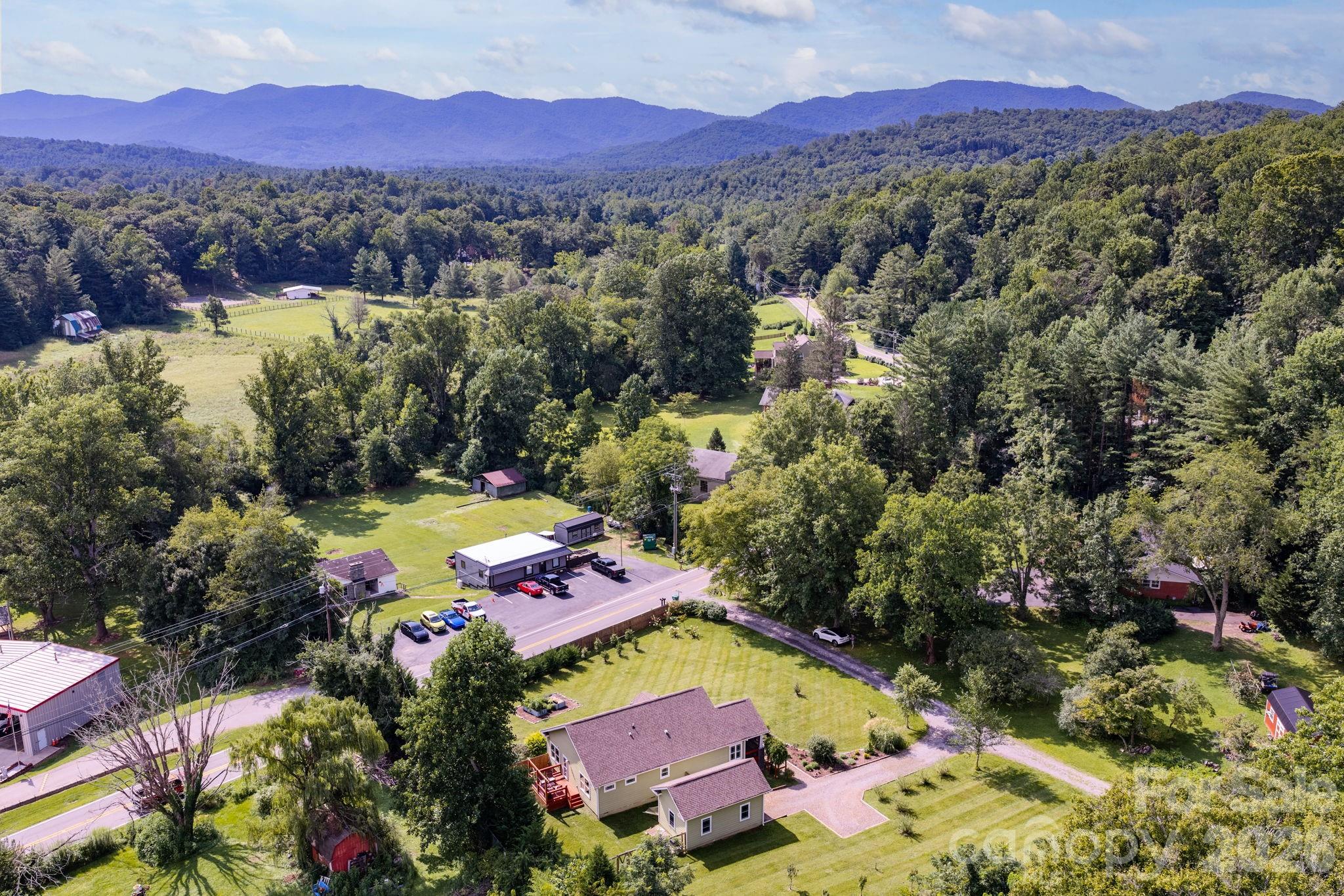 7 Addison Fisher Way — Asheville
