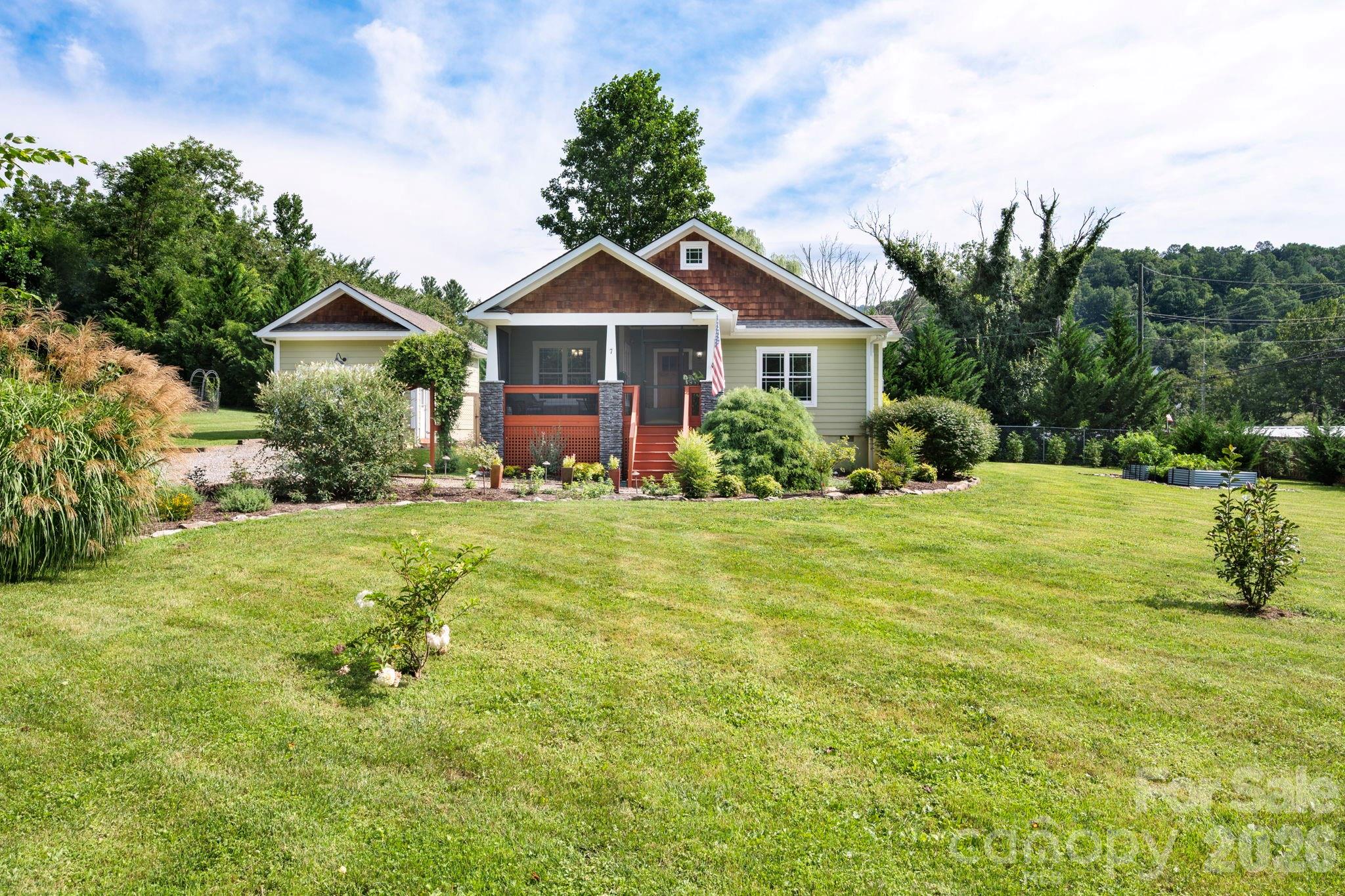 7 Addison Fisher Way — Asheville