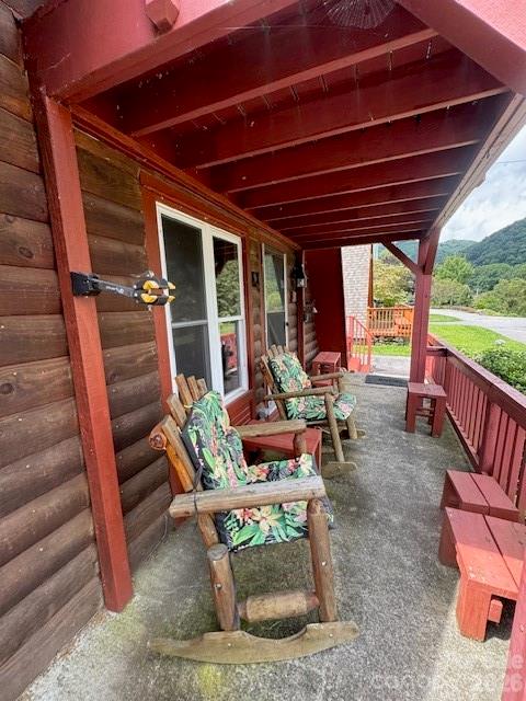 56 Chateau Lane — Maggie Valley