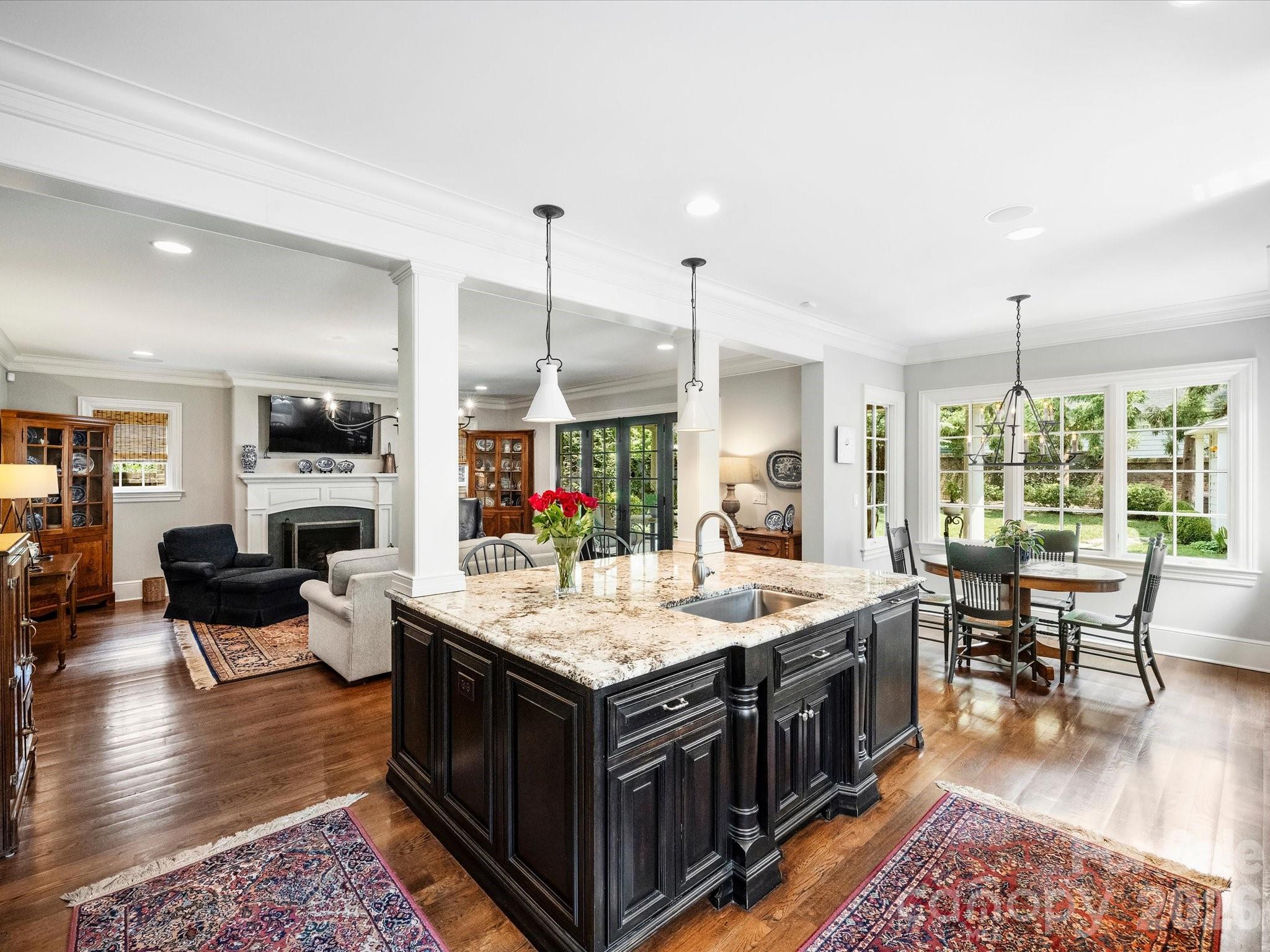 309 Hempstead Place — Charlotte