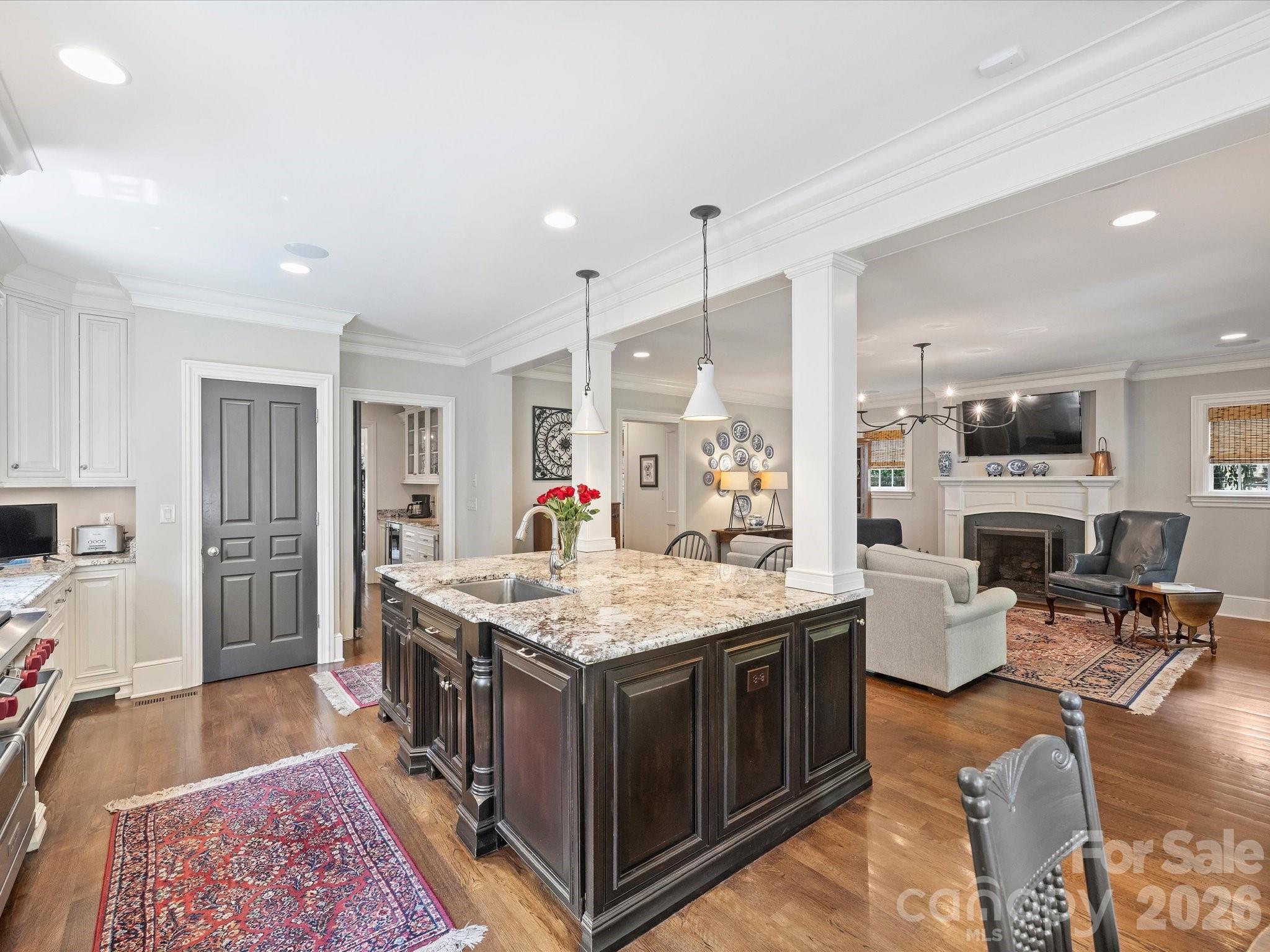 309 Hempstead Place — Charlotte