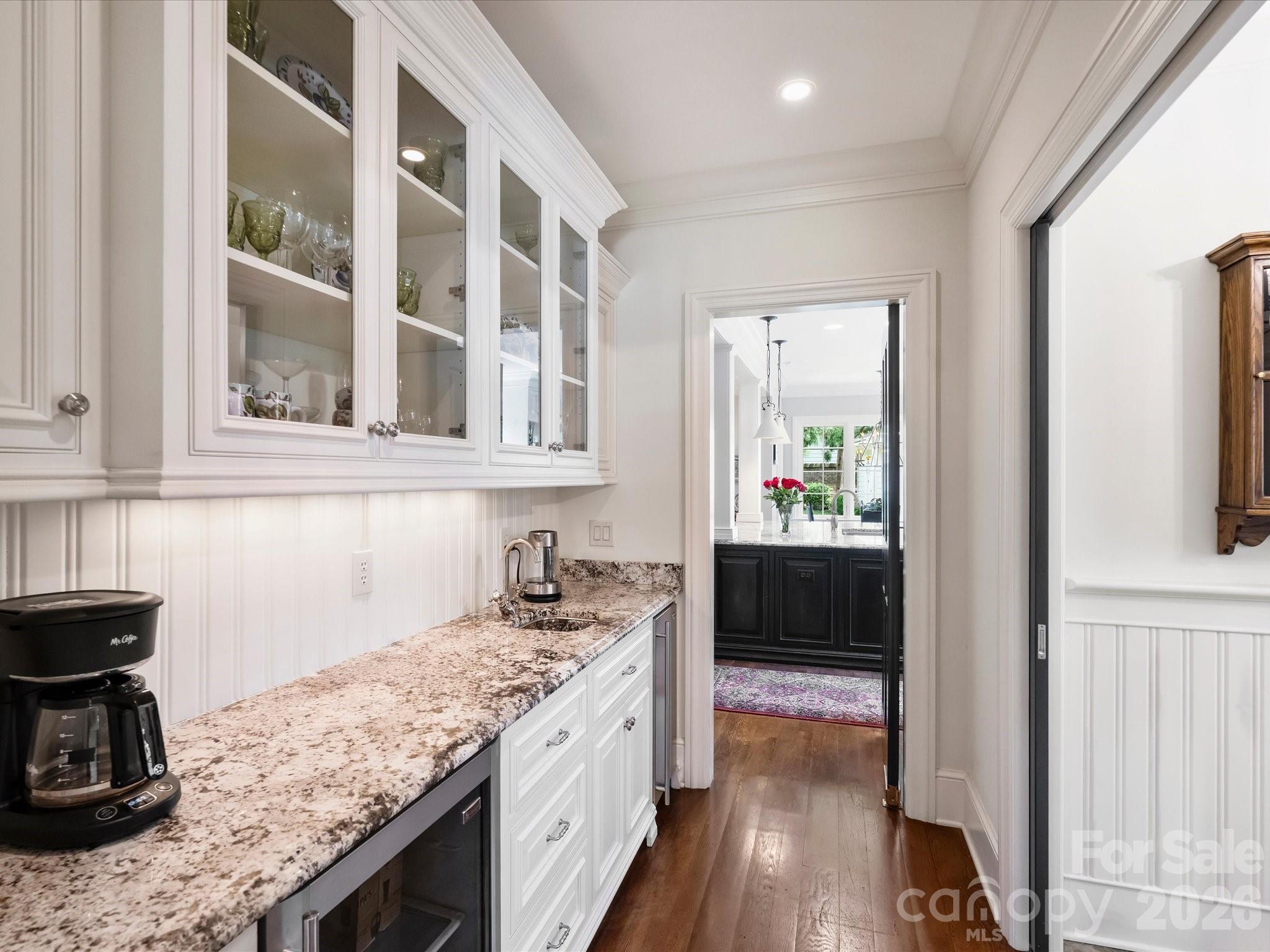 309 Hempstead Place — Charlotte