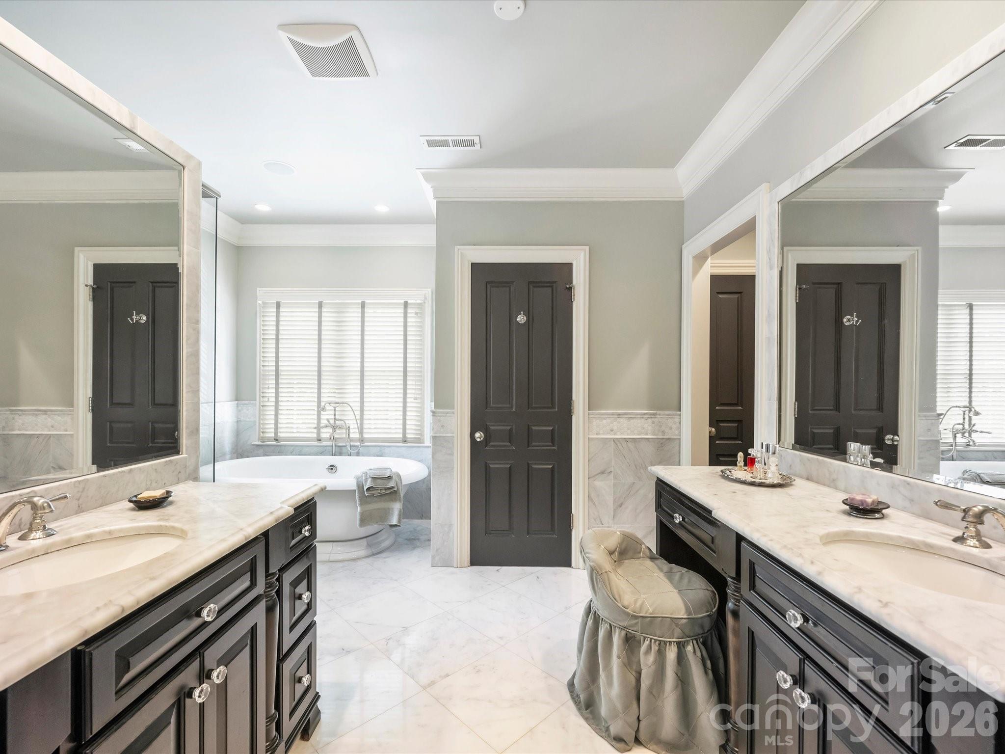 309 Hempstead Place — Charlotte