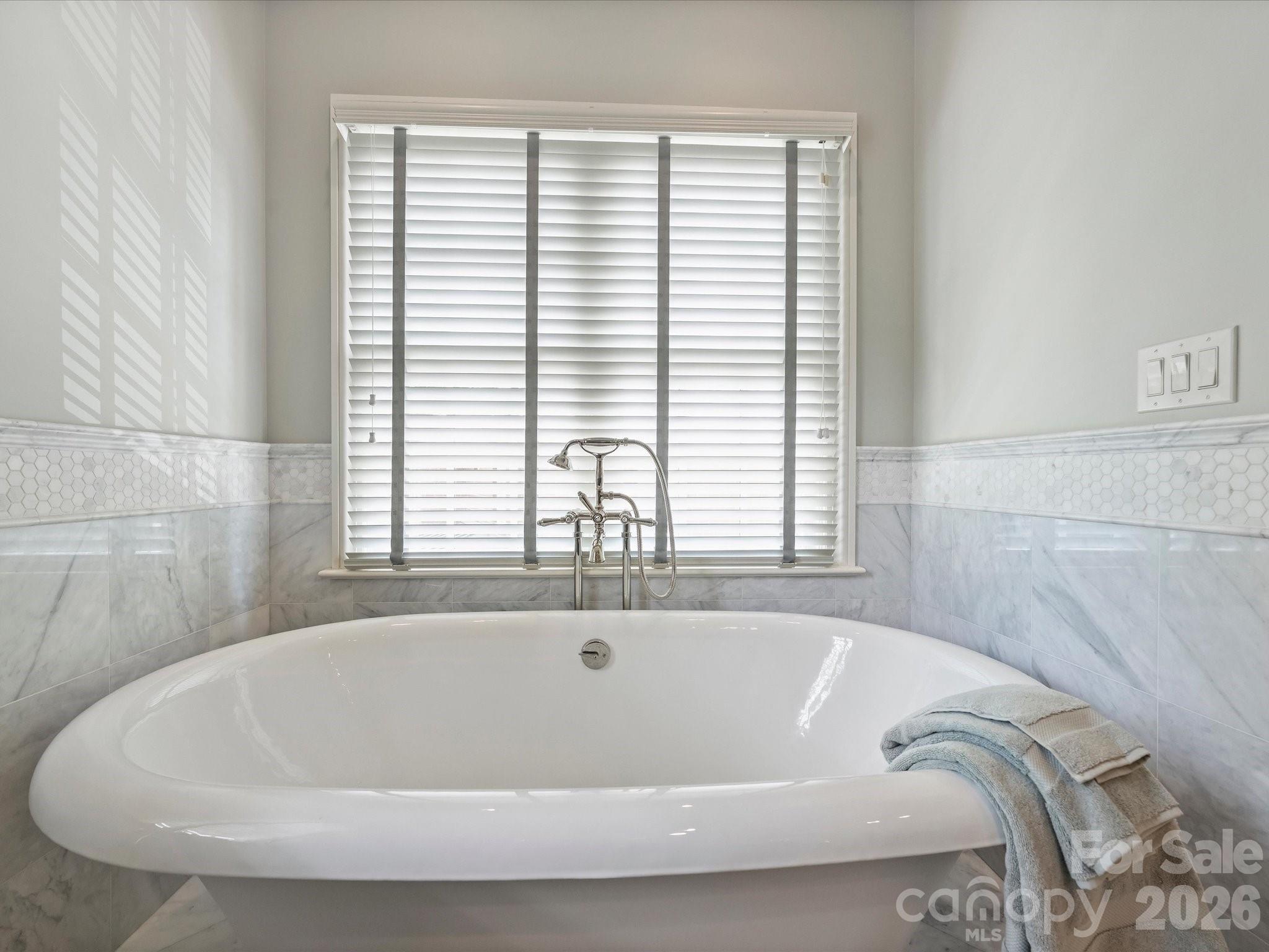 309 Hempstead Place — Charlotte