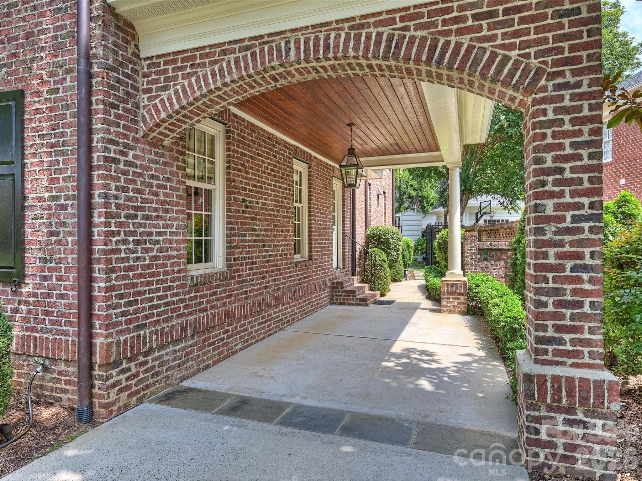 309 Hempstead Place — Charlotte