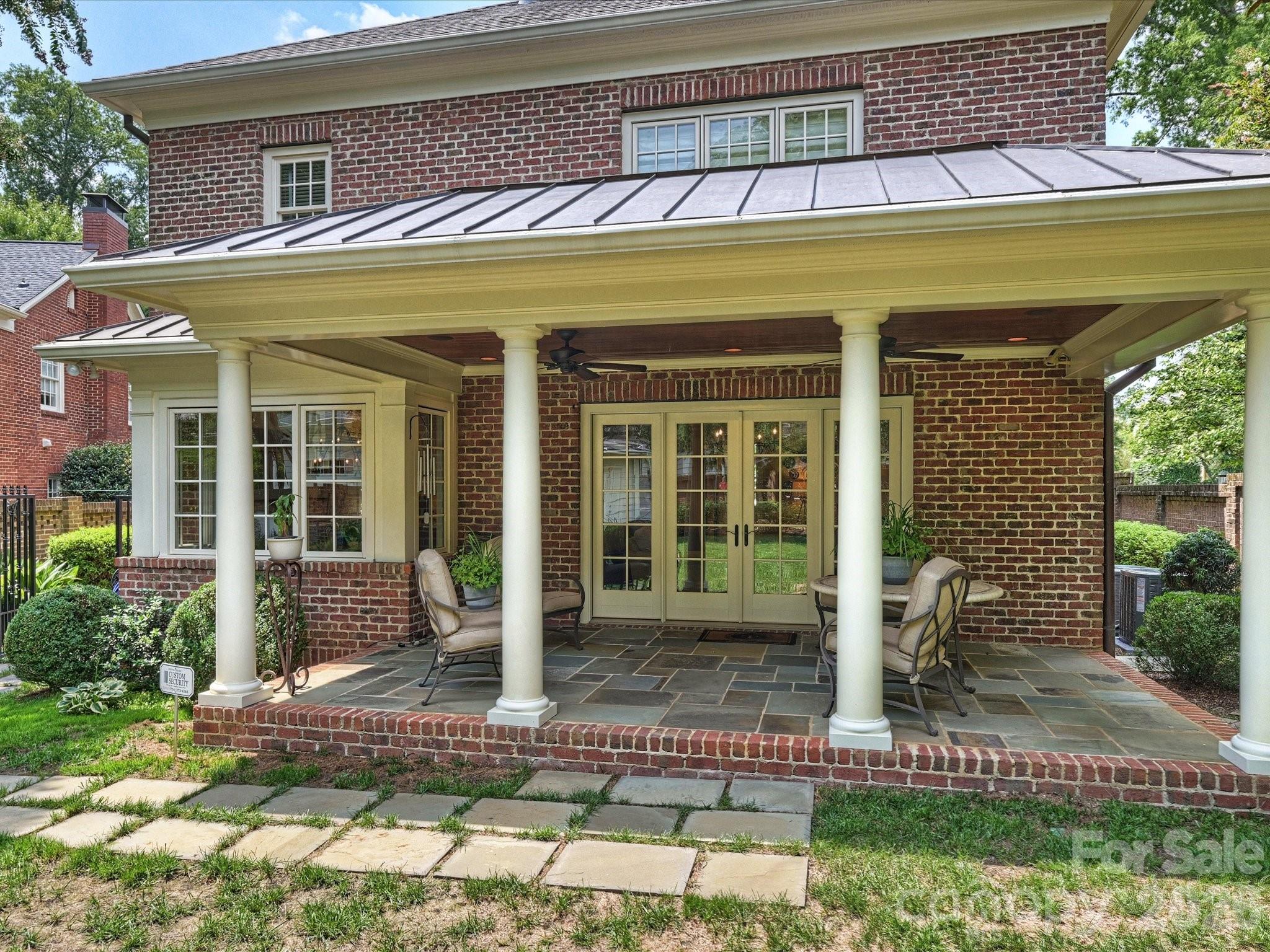 309 Hempstead Place — Charlotte