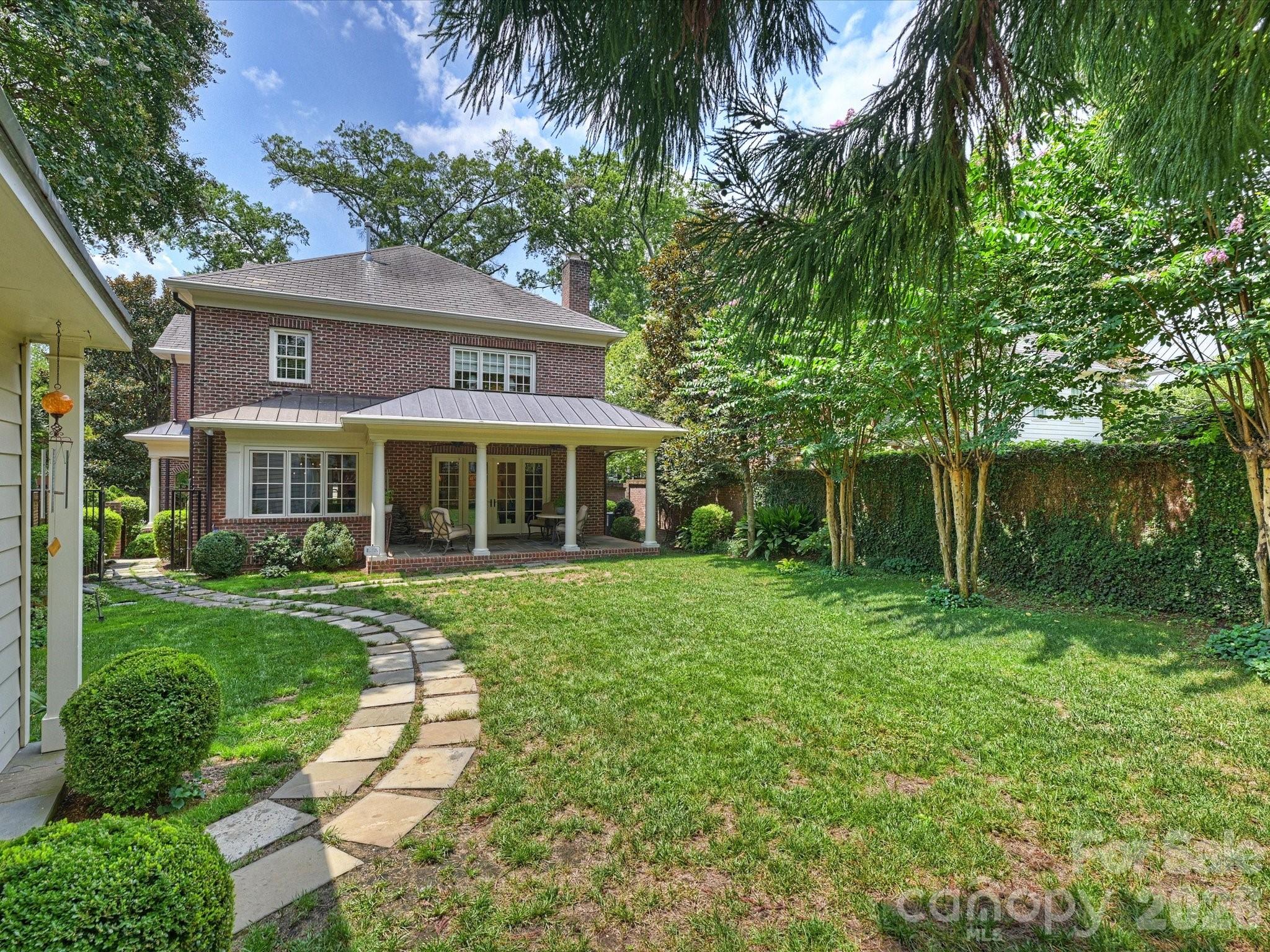 309 Hempstead Place — Charlotte