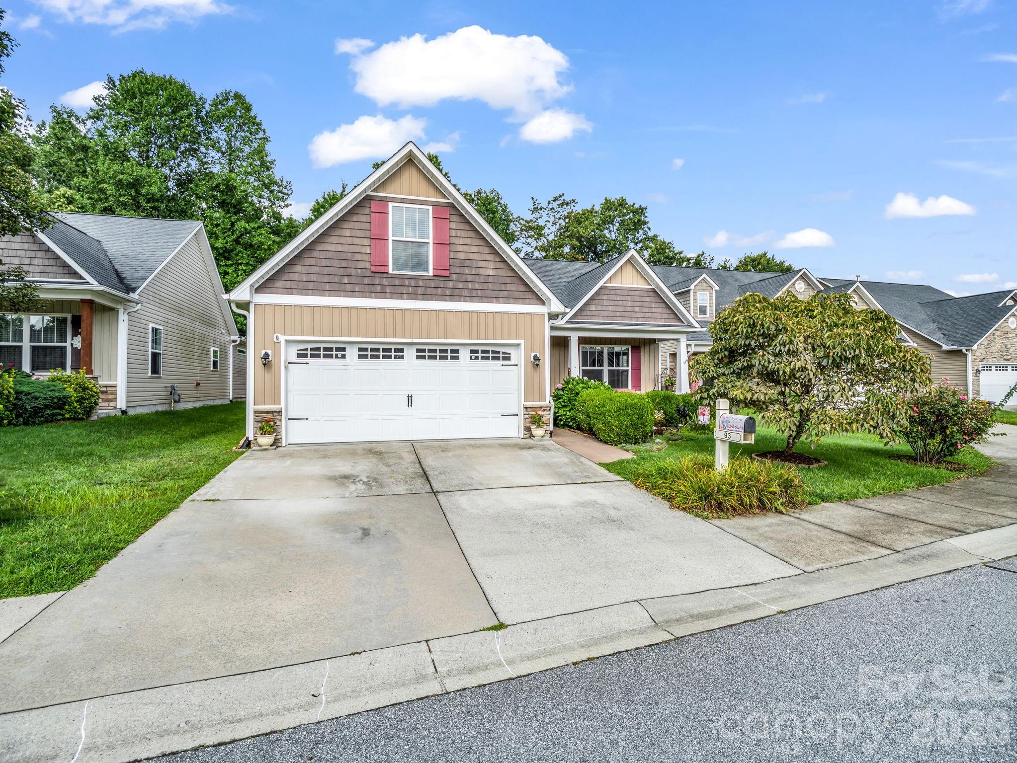 93 Foxtail Court — Hendersonville