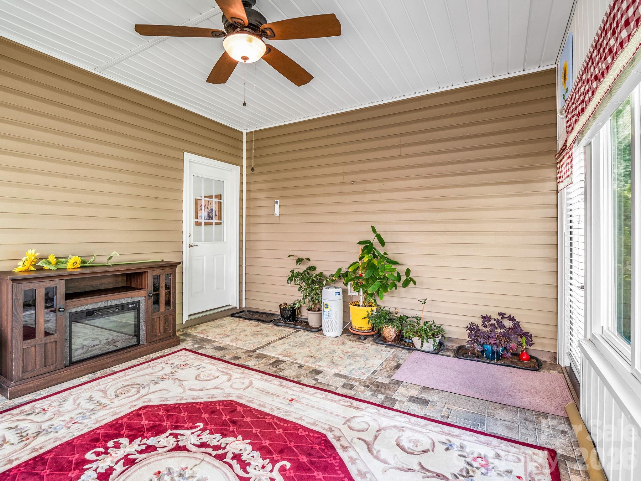 93 Foxtail Court — Hendersonville