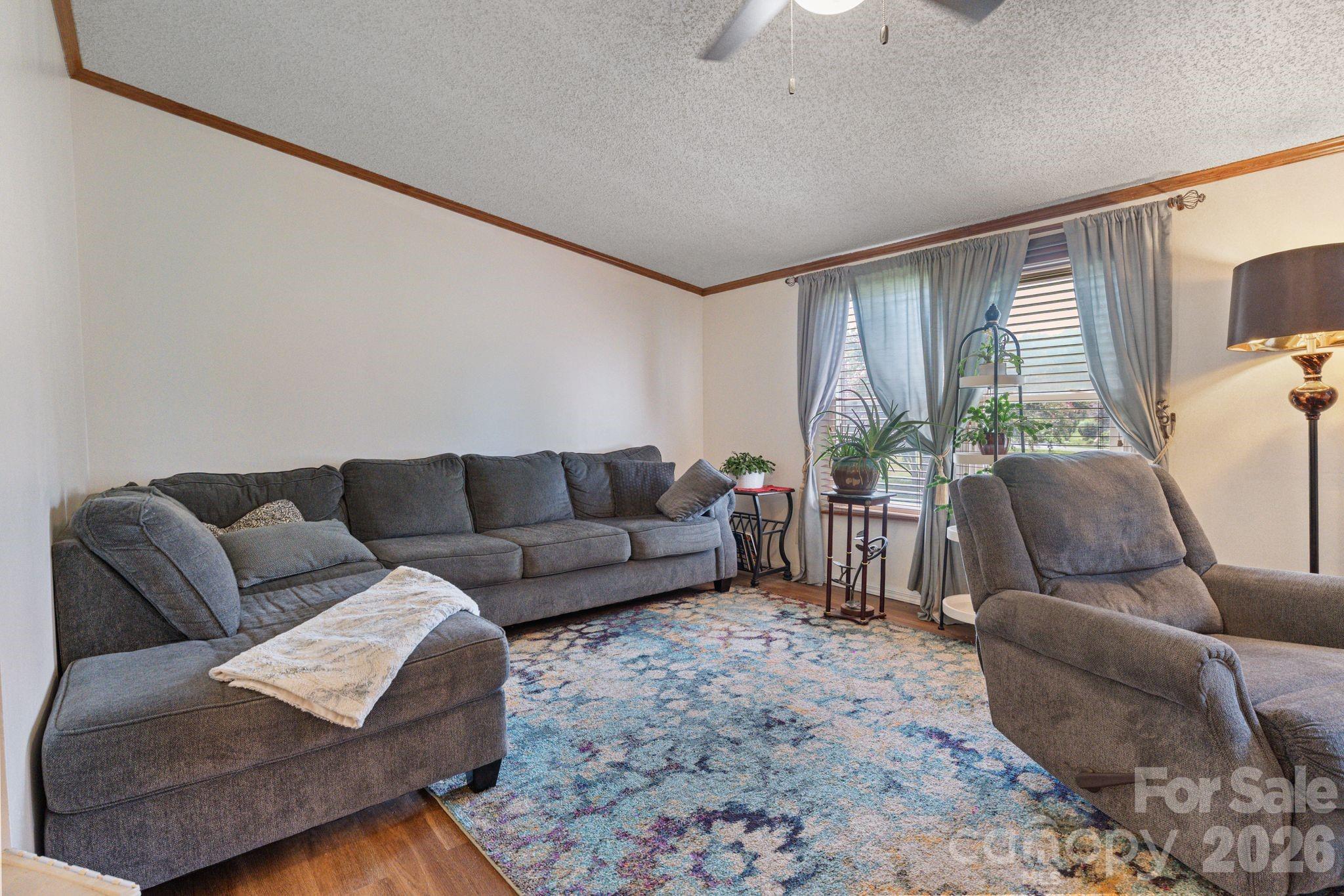 172 Baxter Way — Forest City