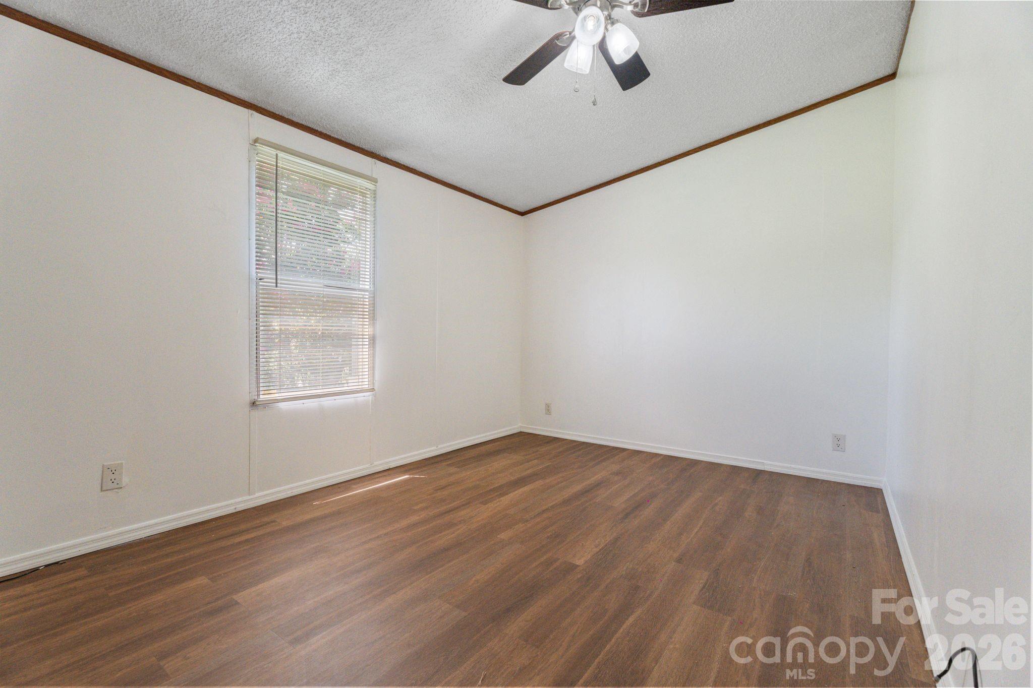 172 Baxter Way — Forest City