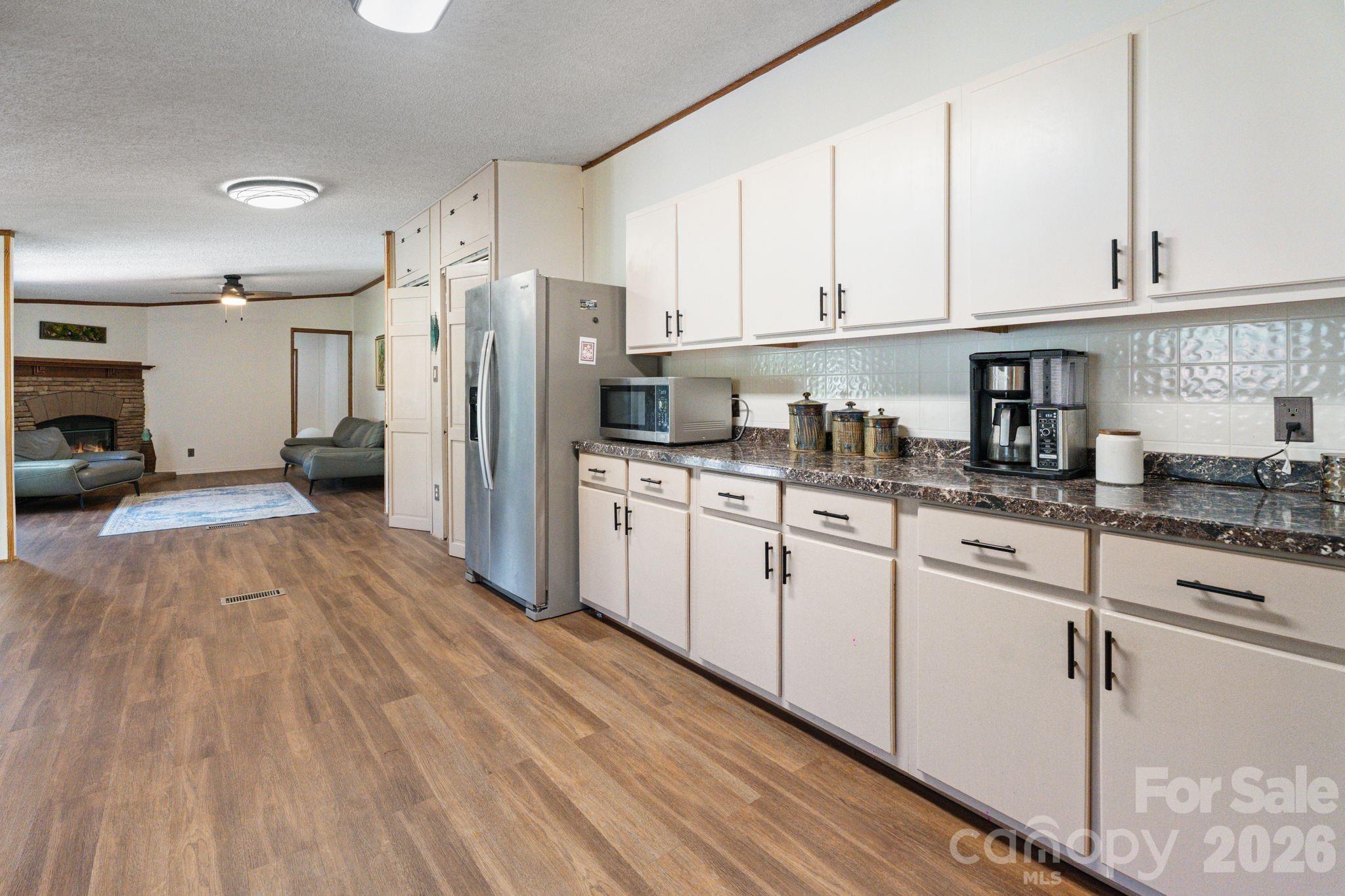 172 Baxter Way — Forest City