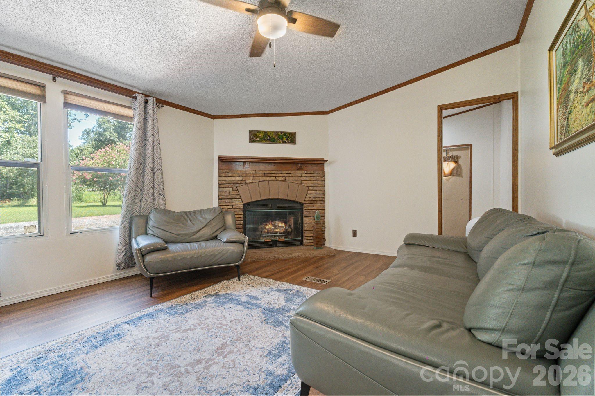 172 Baxter Way — Forest City