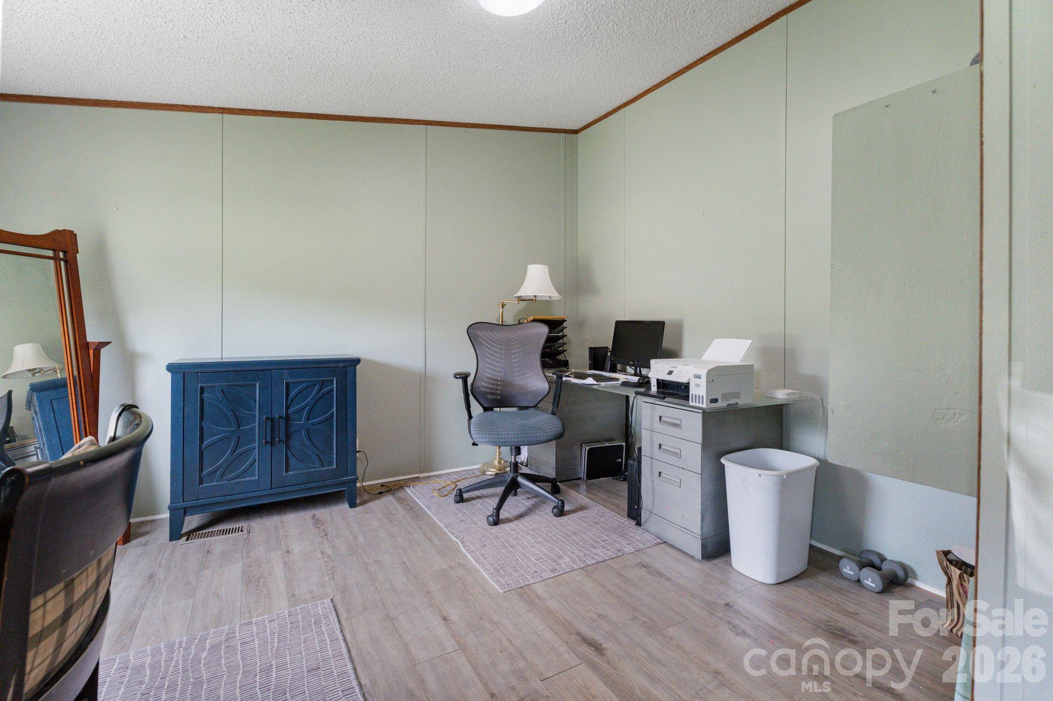 172 Baxter Way — Forest City