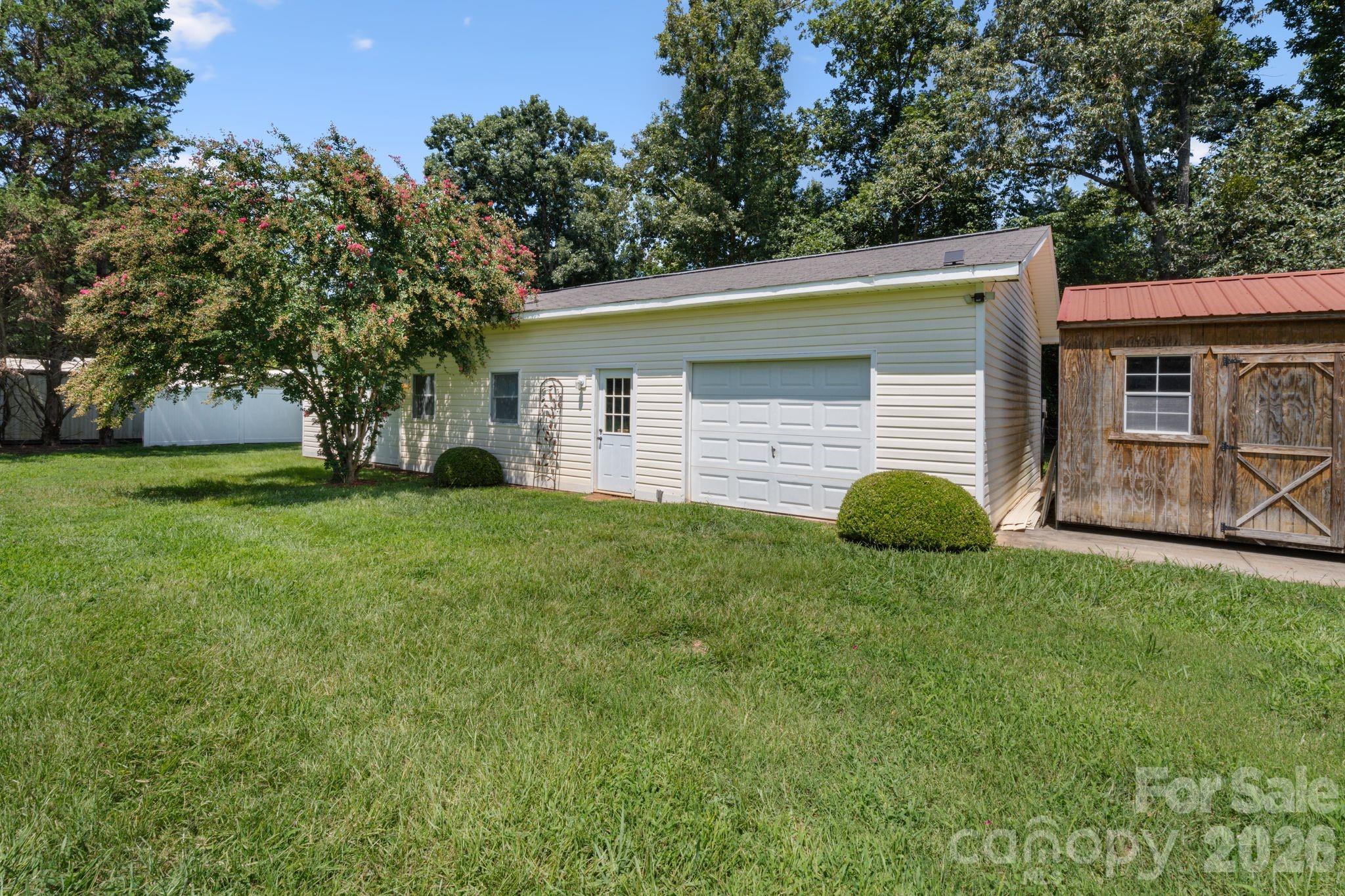 172 Baxter Way — Forest City