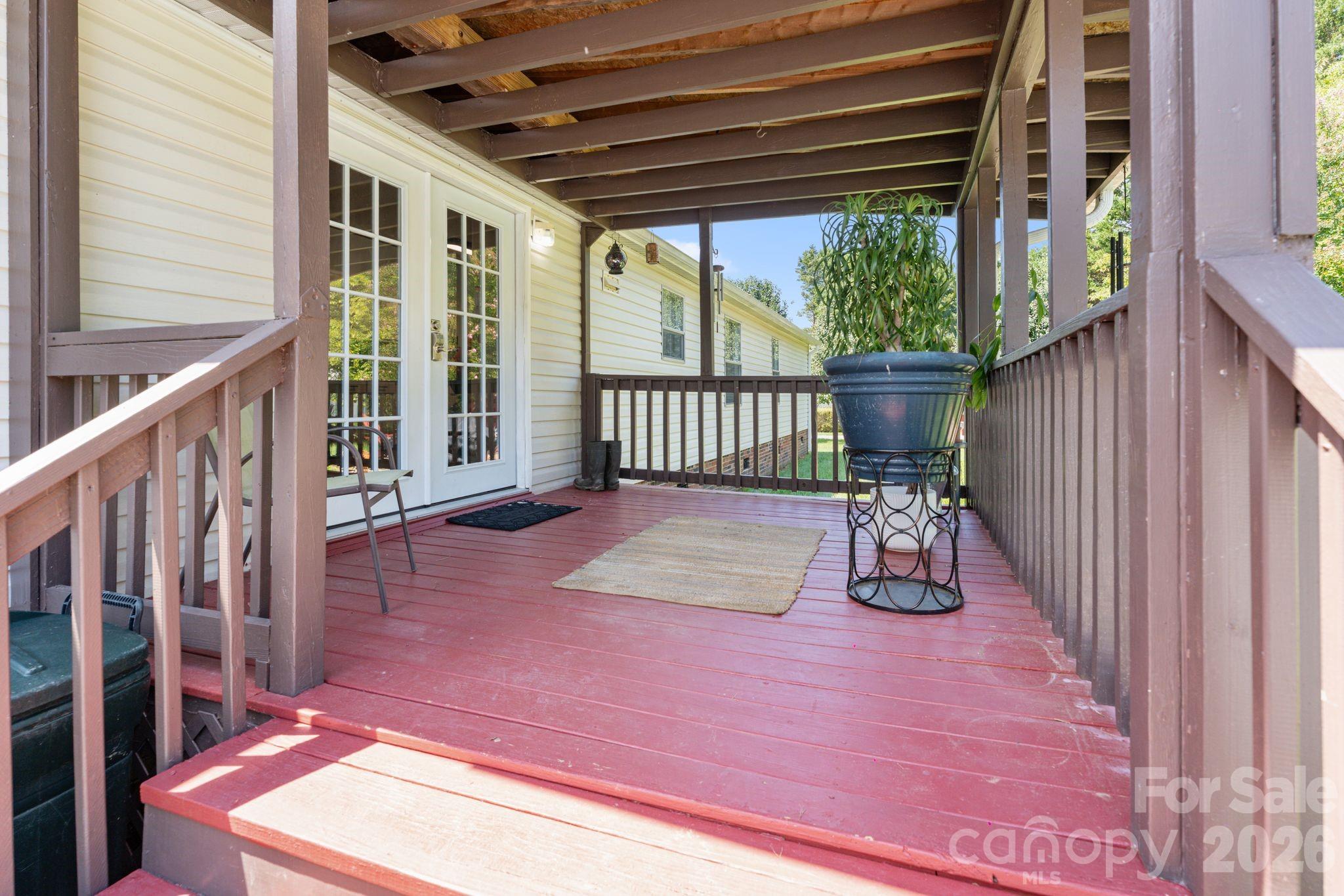 172 Baxter Way — Forest City