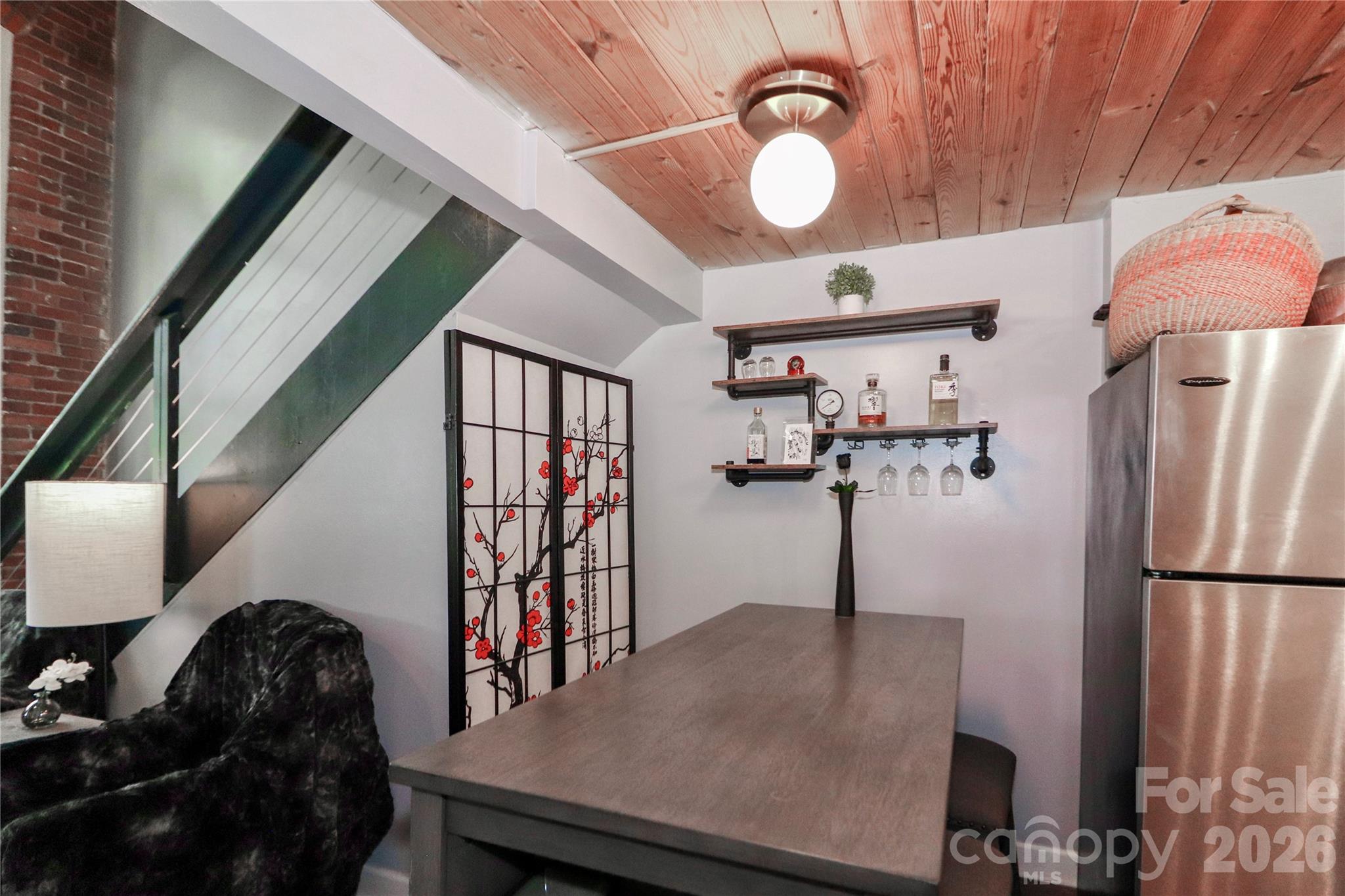 201 S Hoskins Road #315 — Charlotte