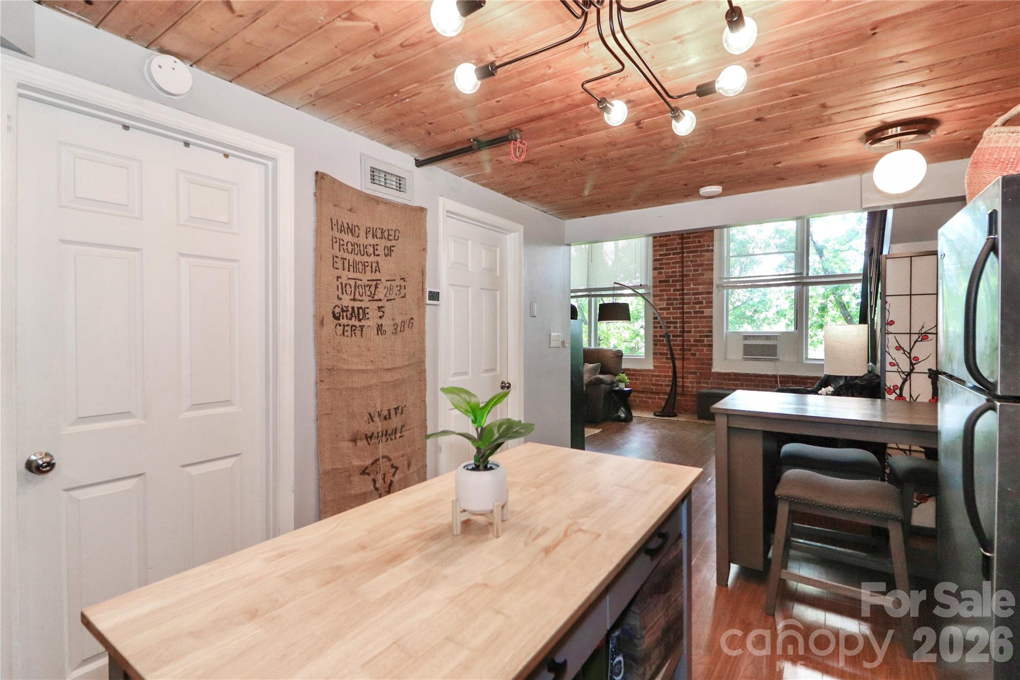 201 S Hoskins Road #315 — Charlotte