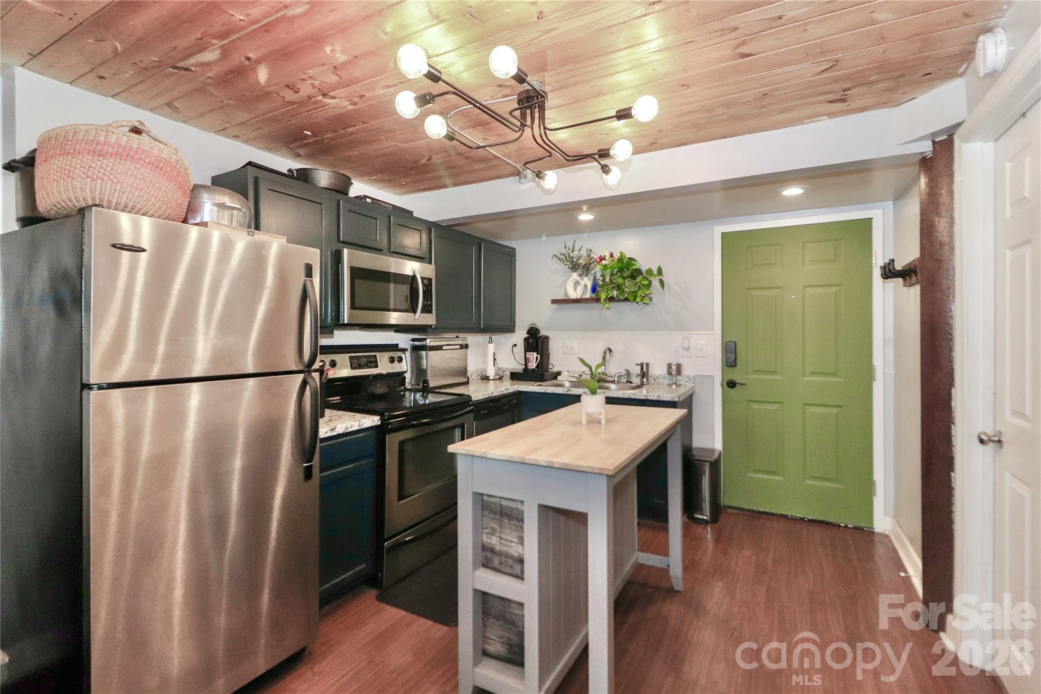 201 S Hoskins Road #315 — Charlotte