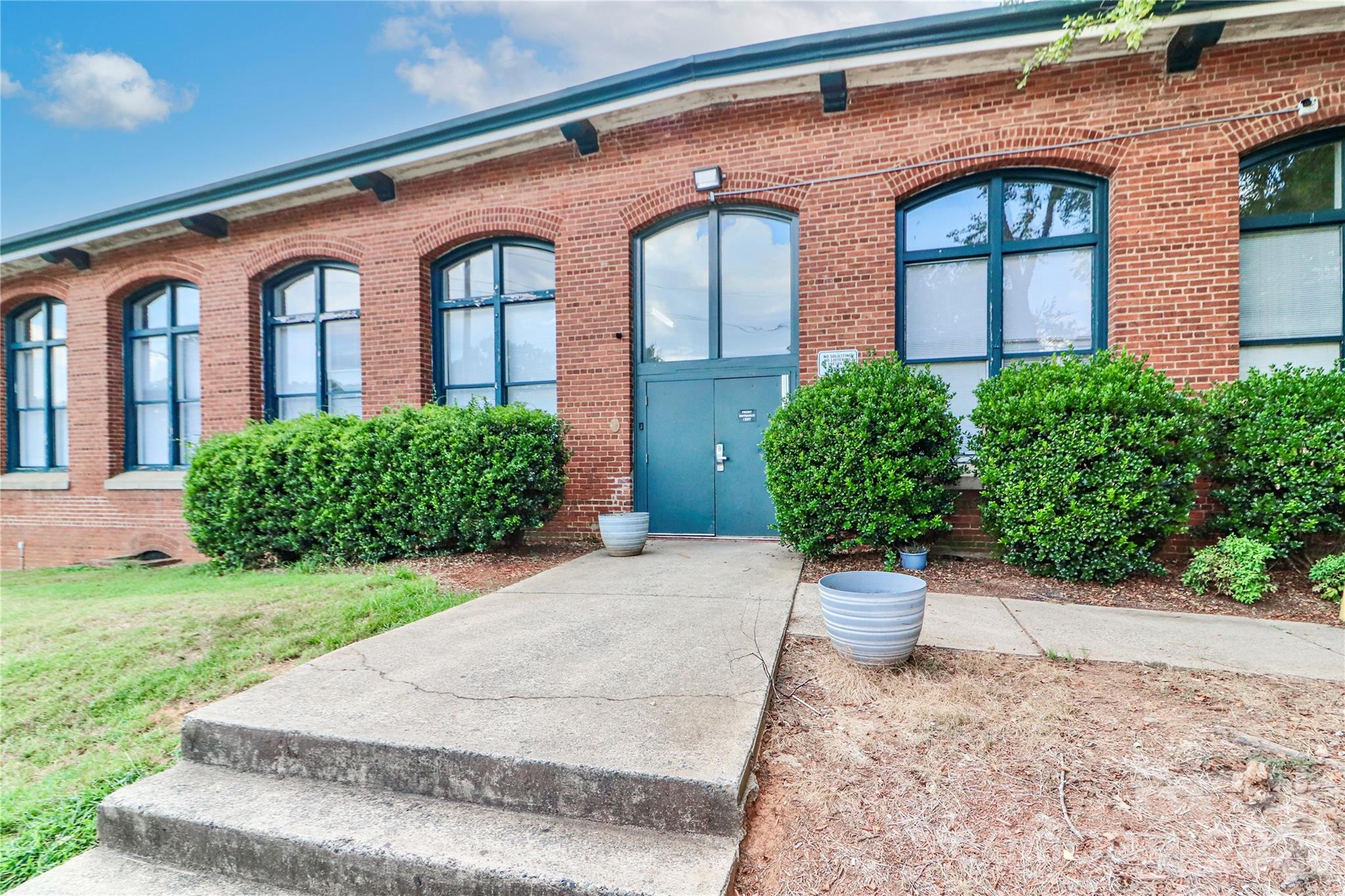 201 S Hoskins Road #315 — Charlotte