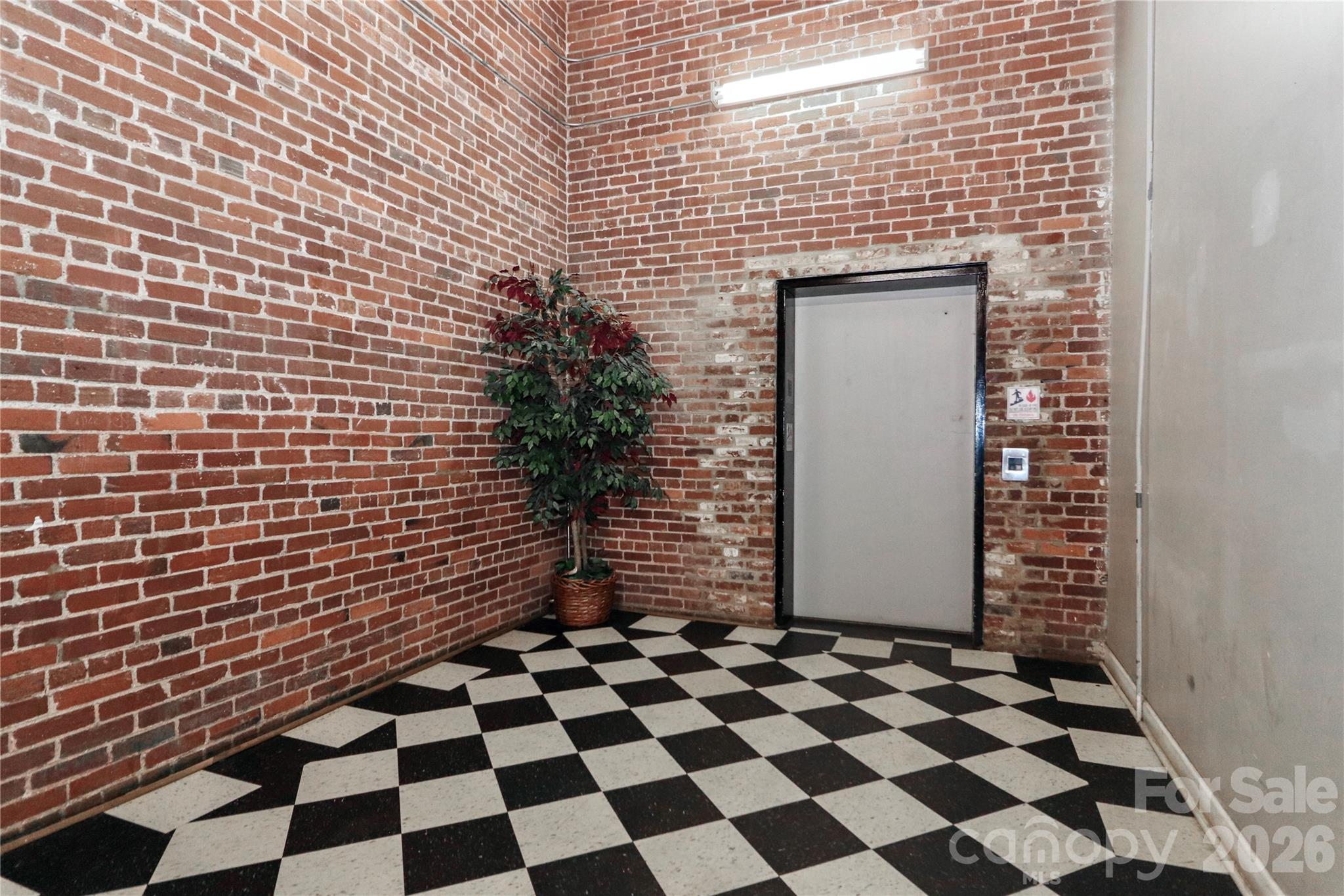 201 S Hoskins Road #315 — Charlotte
