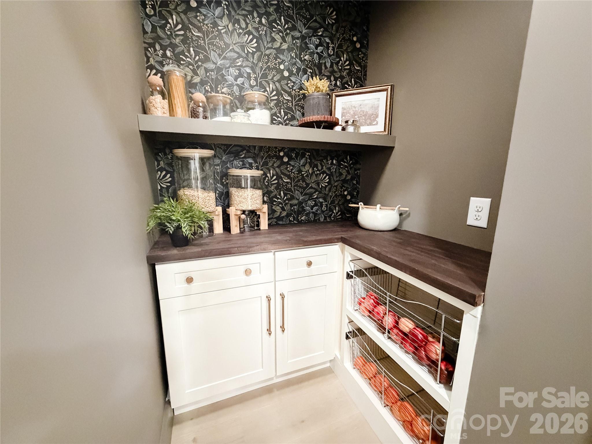 635 Trail Ridge Road — Matthews