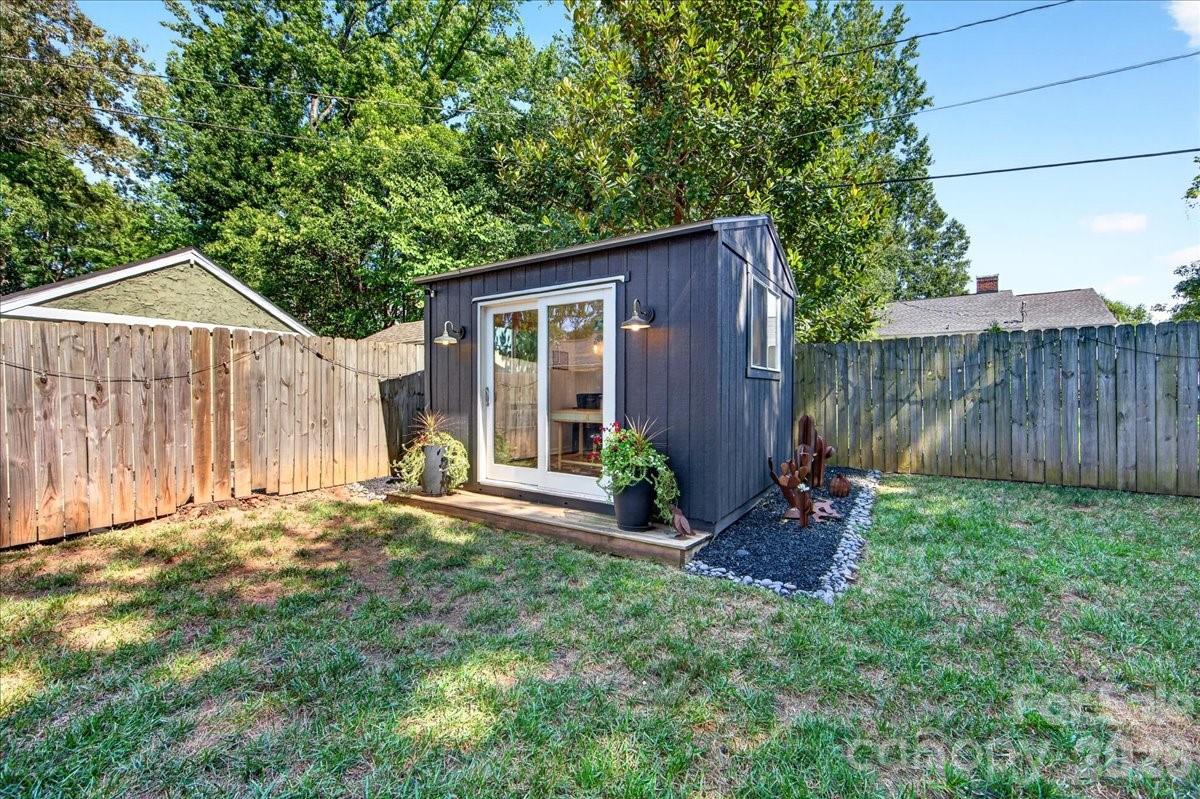 3020 Holt Street — Charlotte