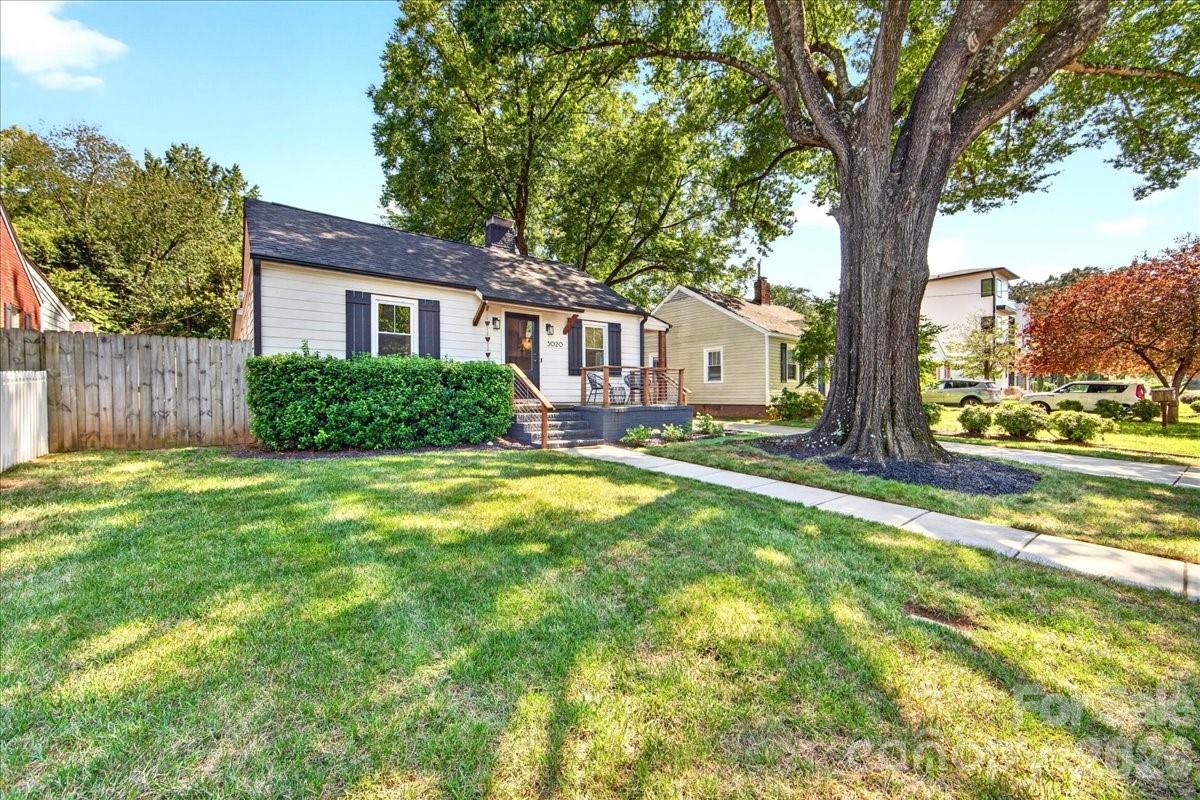 3020 Holt Street — Charlotte