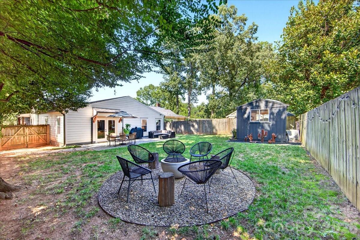 3020 Holt Street — Charlotte