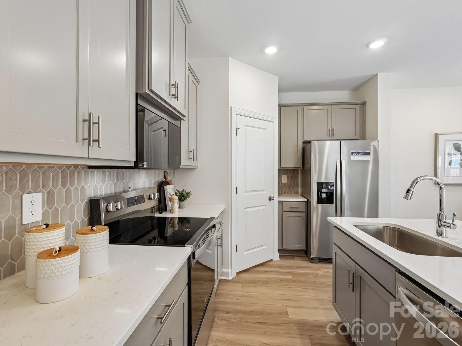 4222 Murk Lane — Charlotte
