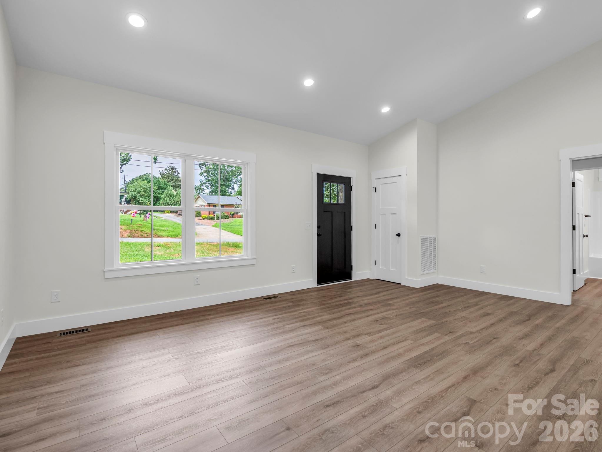 190 Forest Hill Drive — Forest City