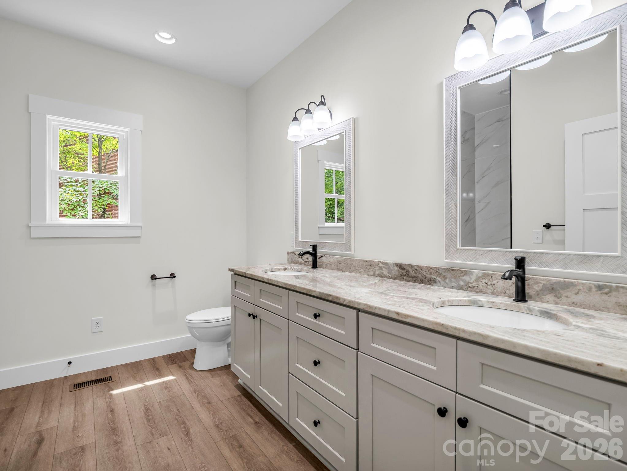 190 Forest Hill Drive — Forest City
