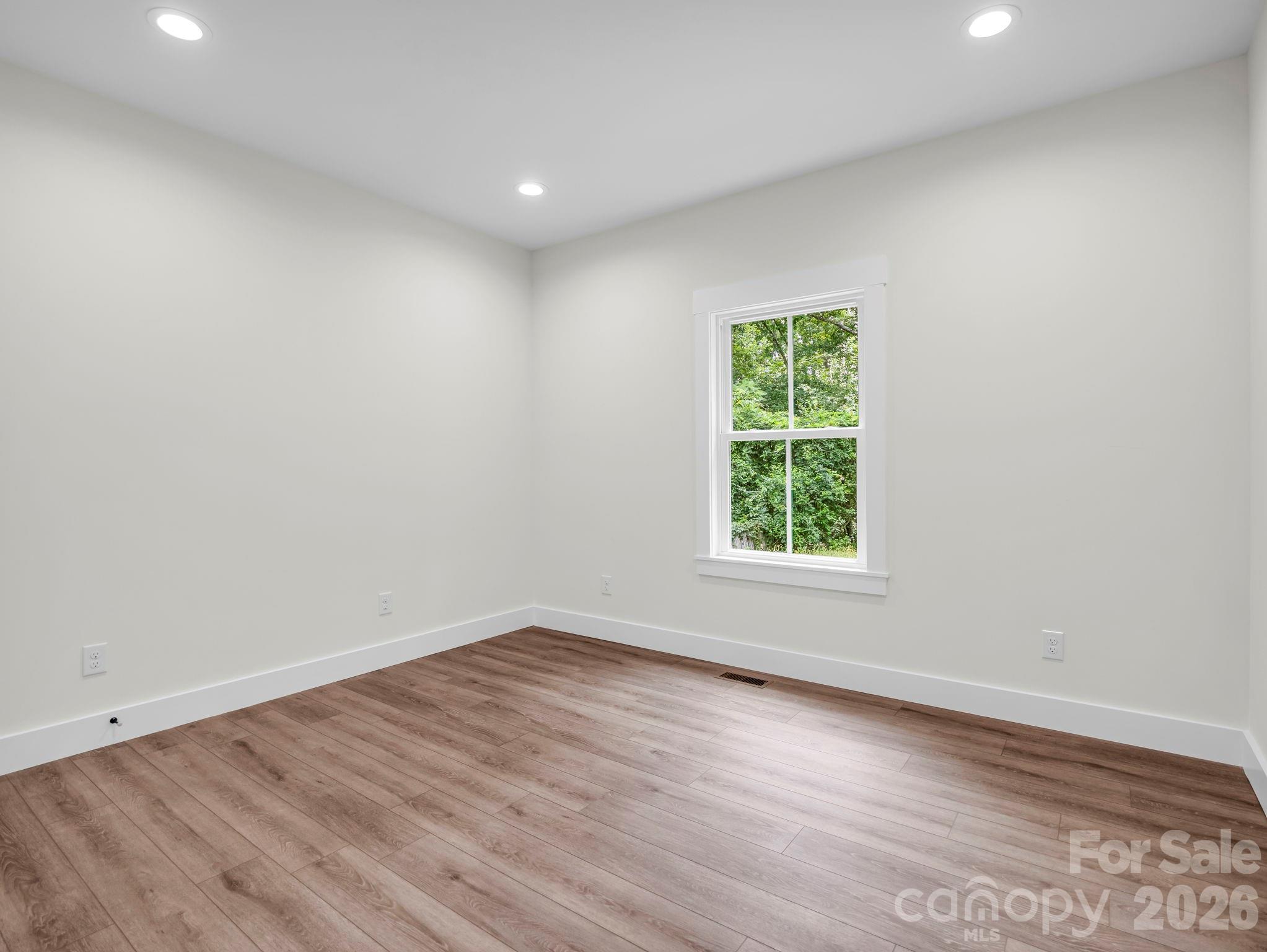 190 Forest Hill Drive — Forest City