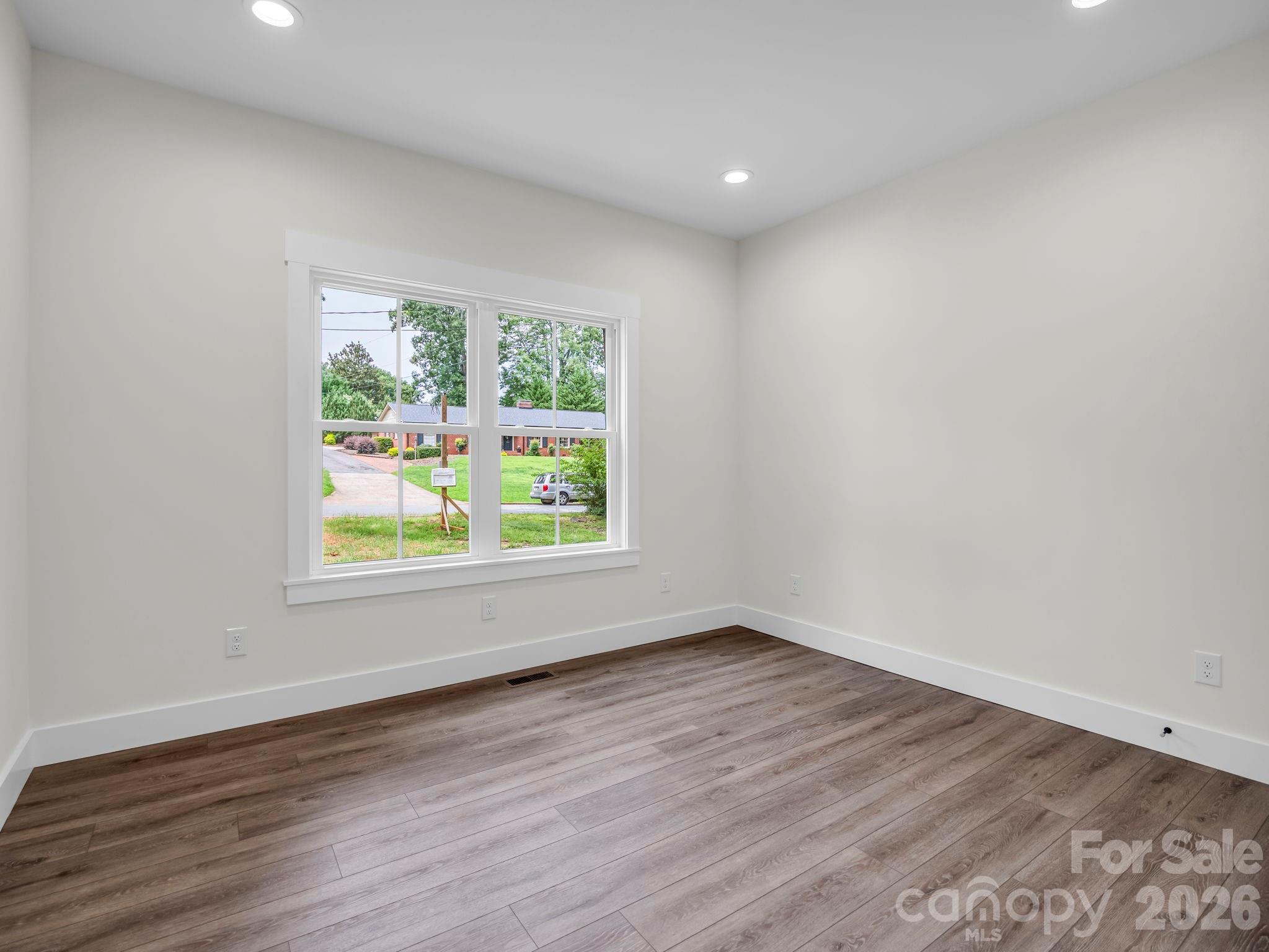 190 Forest Hill Drive — Forest City