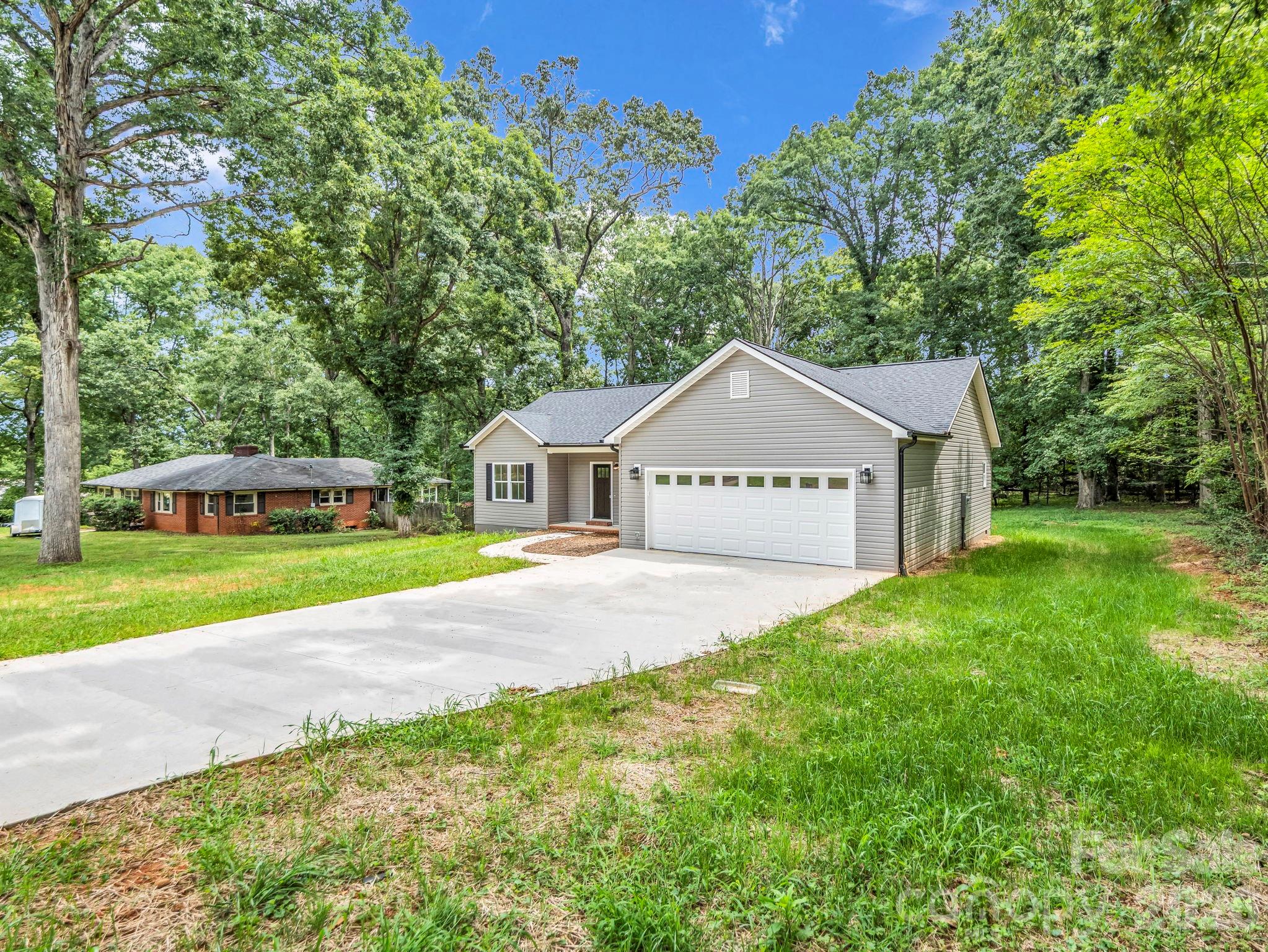 190 Forest Hill Drive — Forest City