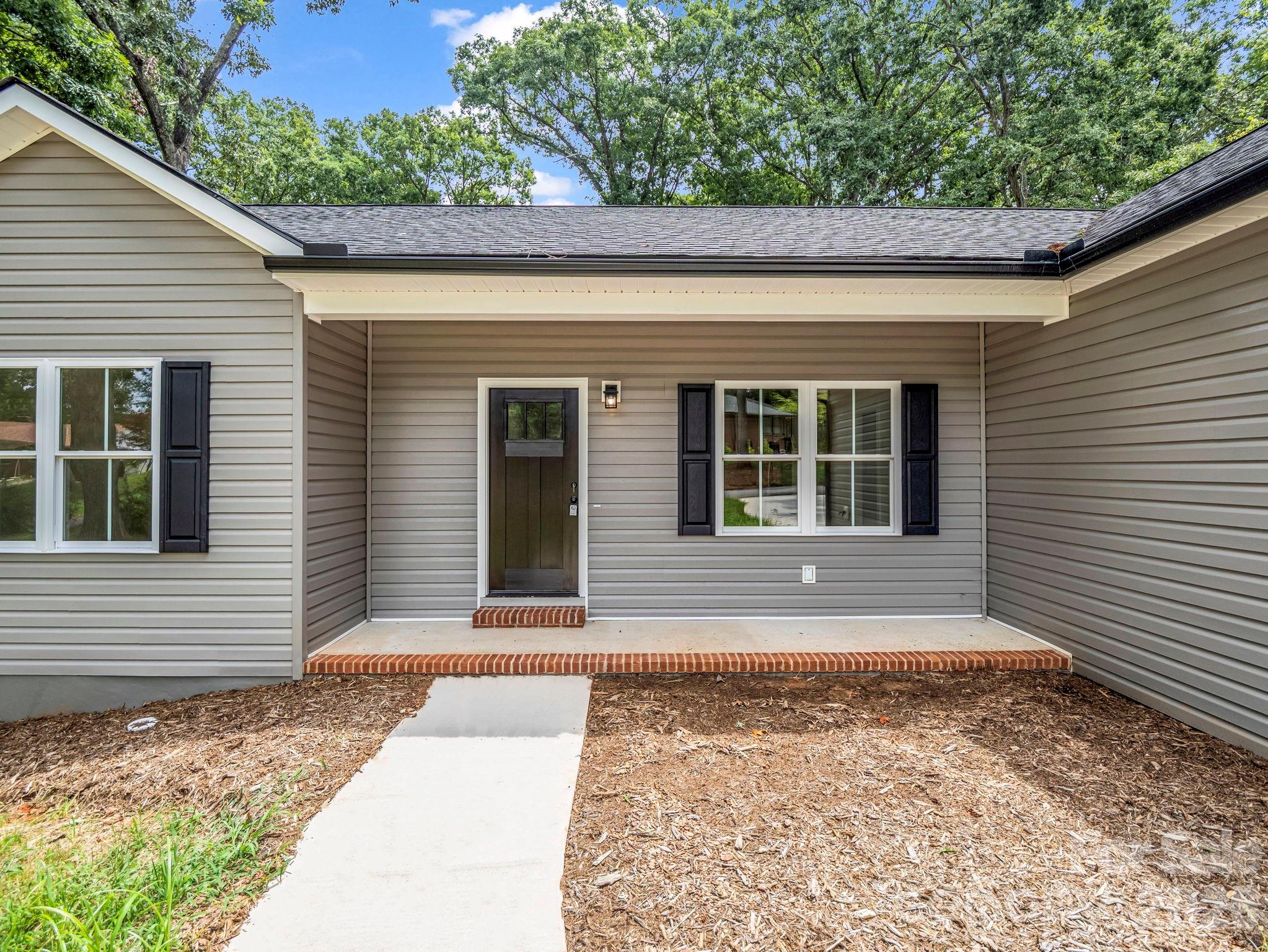 190 Forest Hill Drive — Forest City