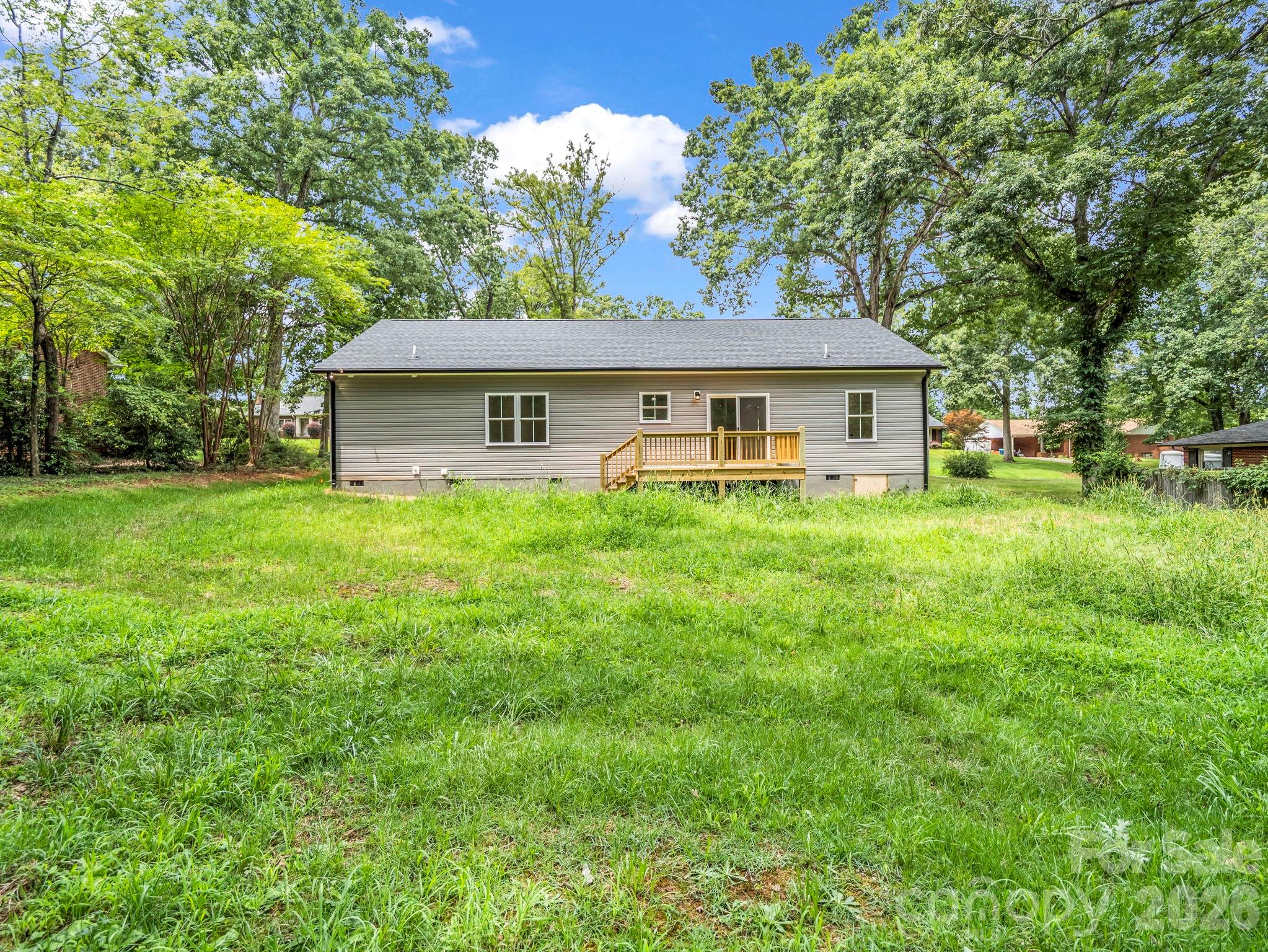 190 Forest Hill Drive — Forest City