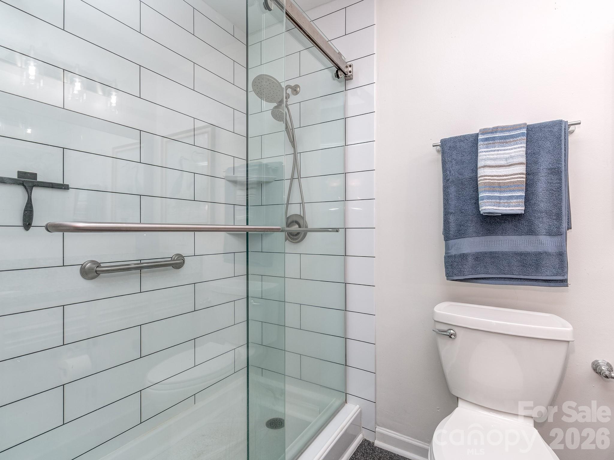 1052 Churchill Downs Court — Charlotte